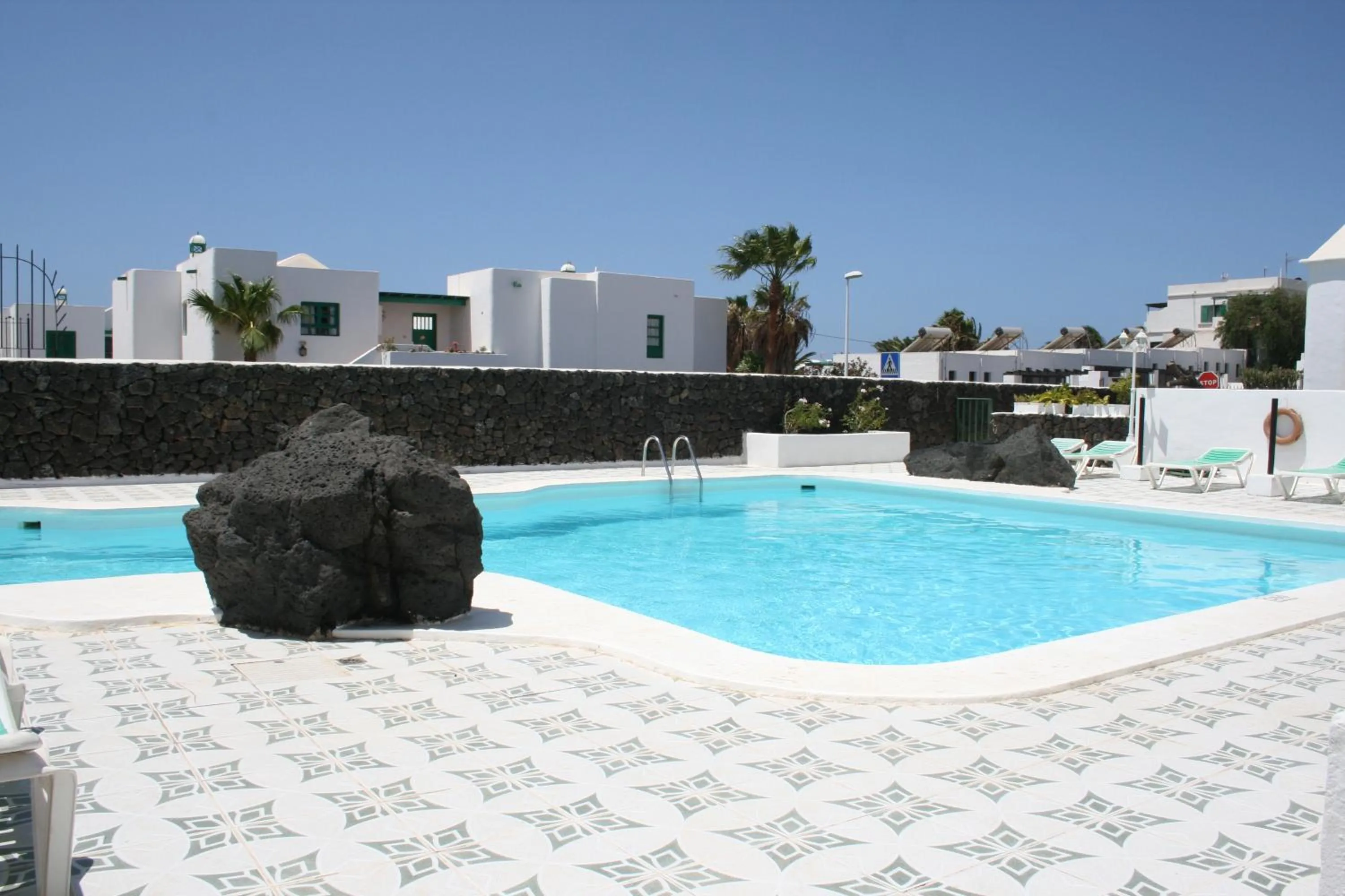 Swimming pool in Apartamentos las Acacias