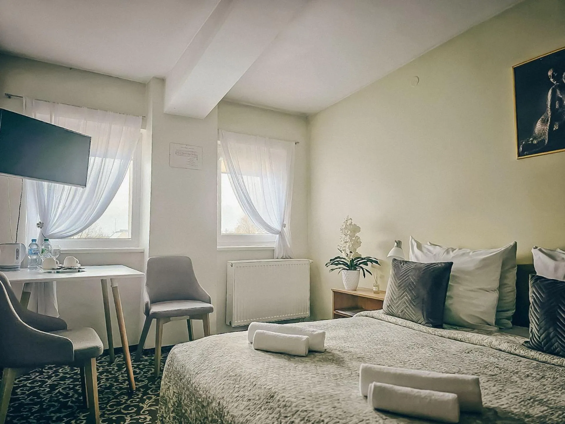 Photo of the whole room, Bed in Pervaža