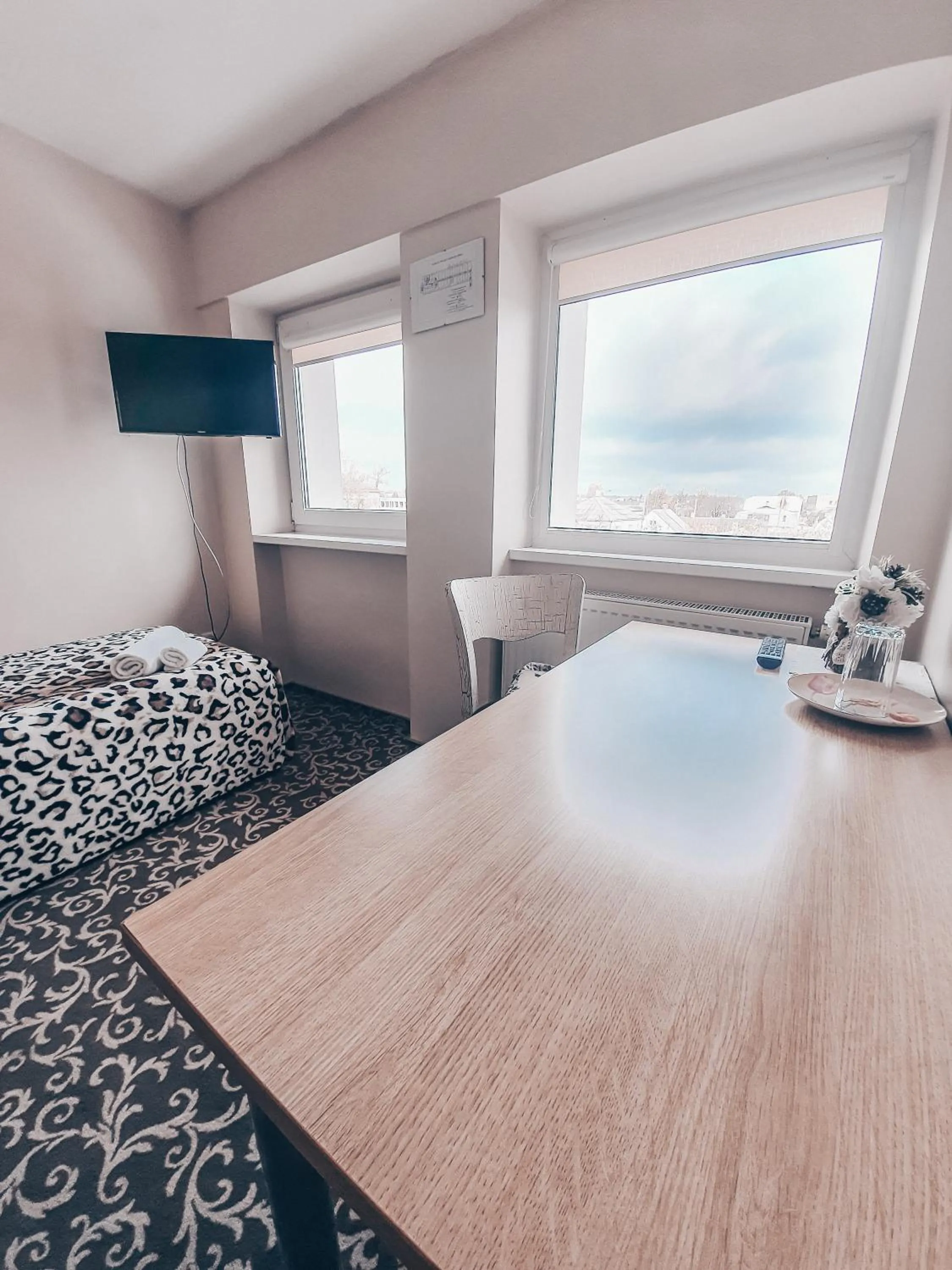 Photo of the whole room, Bed in Pervaža