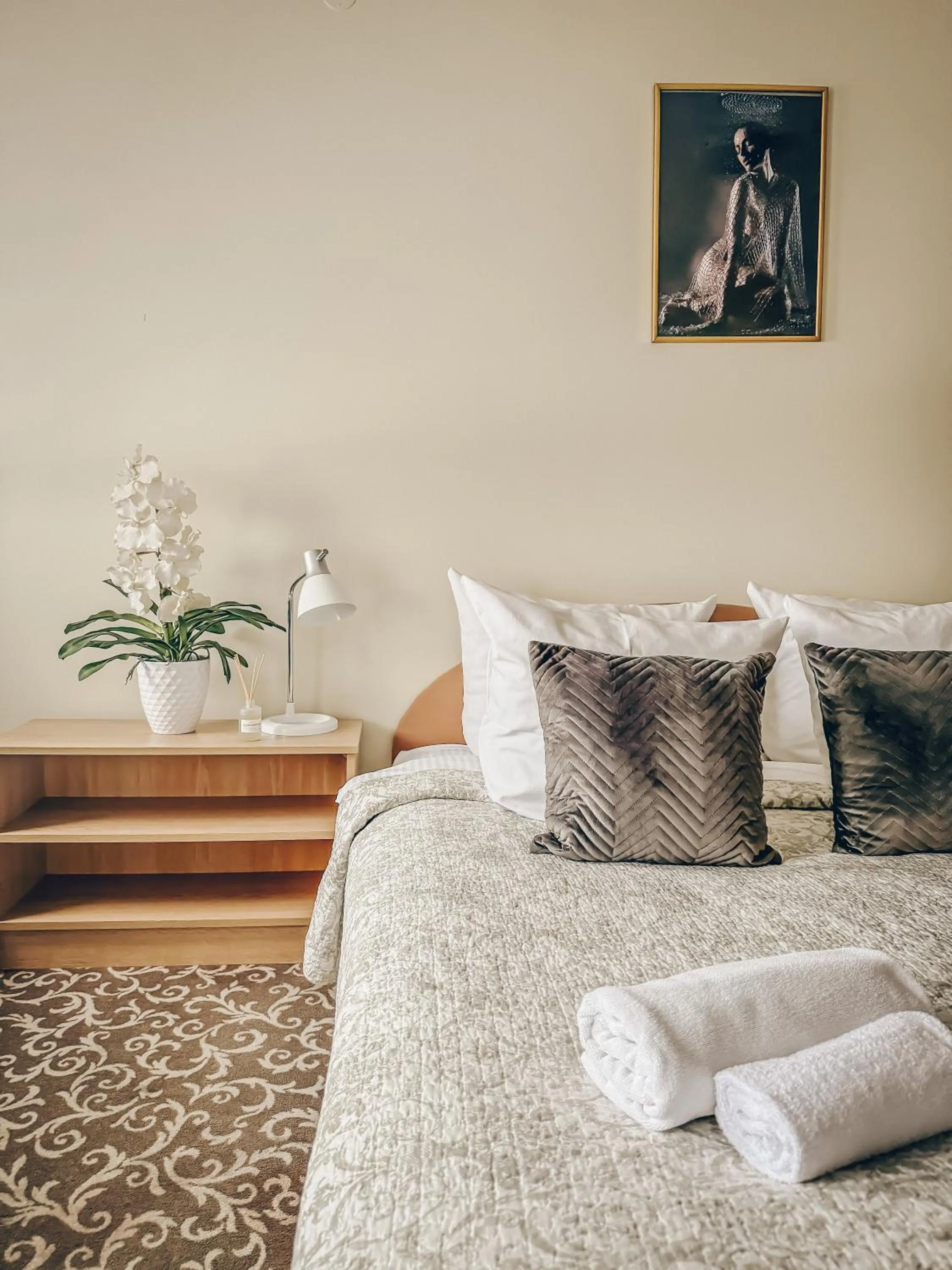 Photo of the whole room, Bed in Pervaža