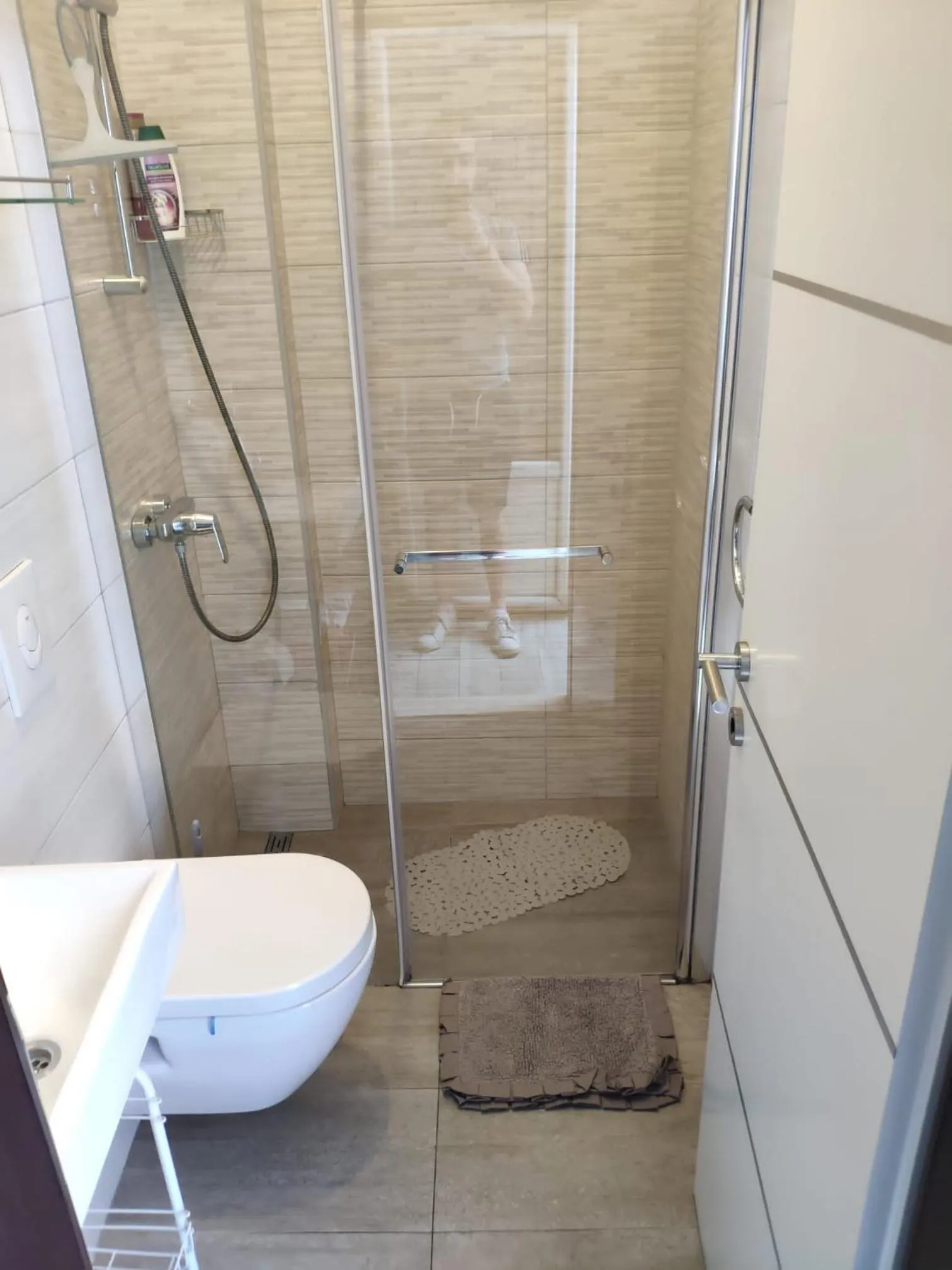 Bathroom in Kuzma Rooms and Apartments