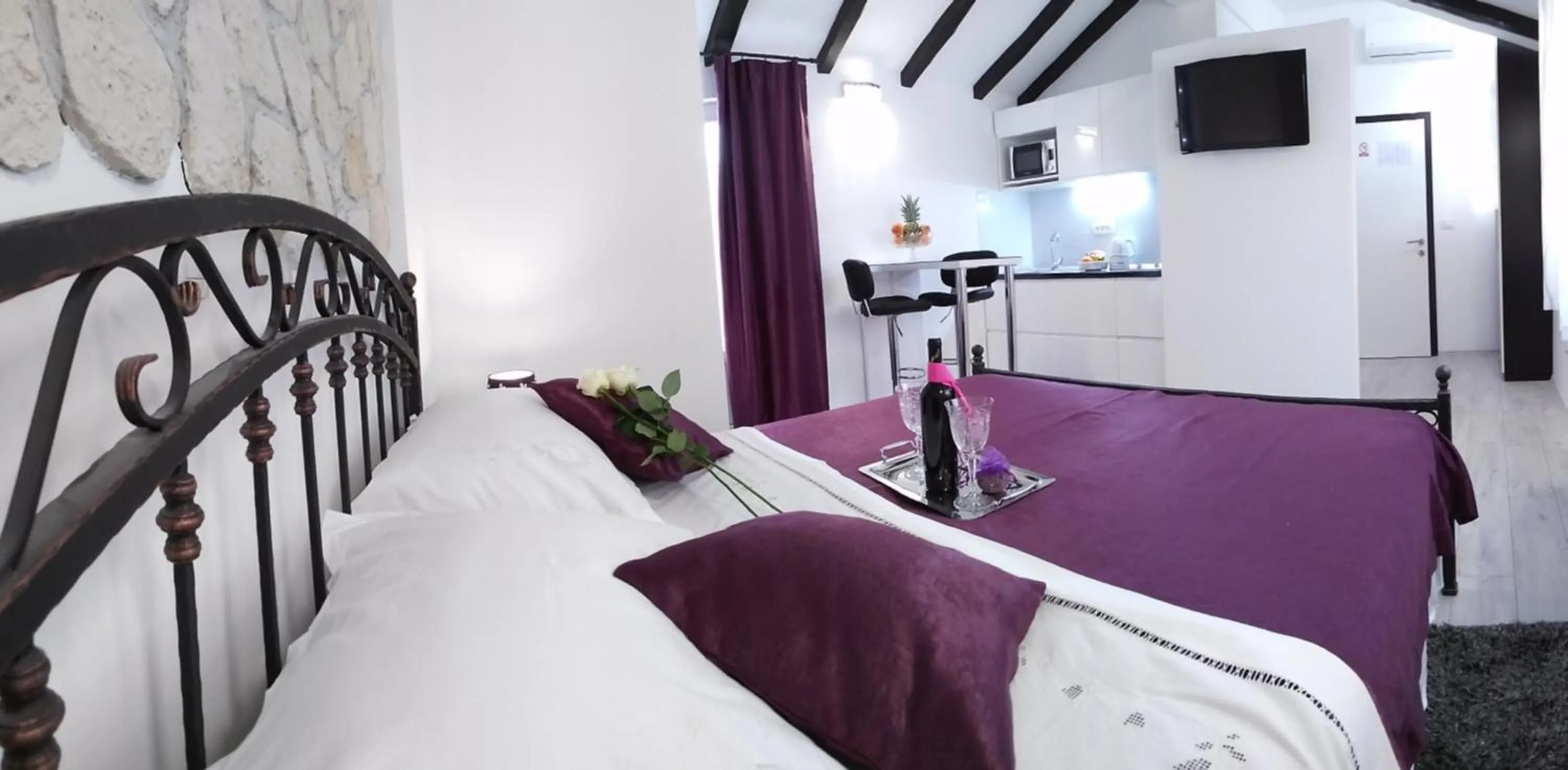 Bedroom in Kuzma Rooms and Apartments