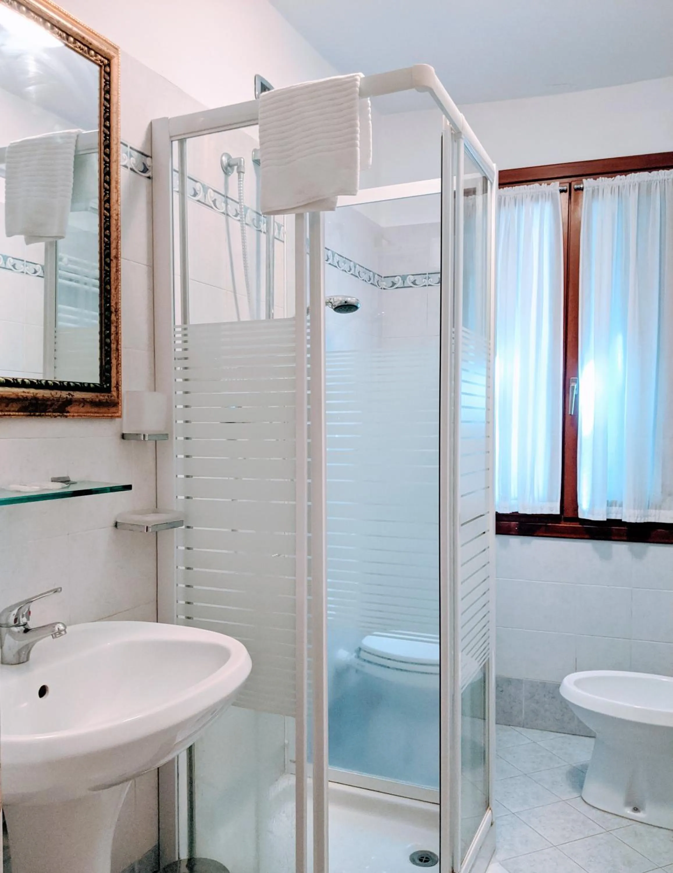 Shower in Ca' San Vio