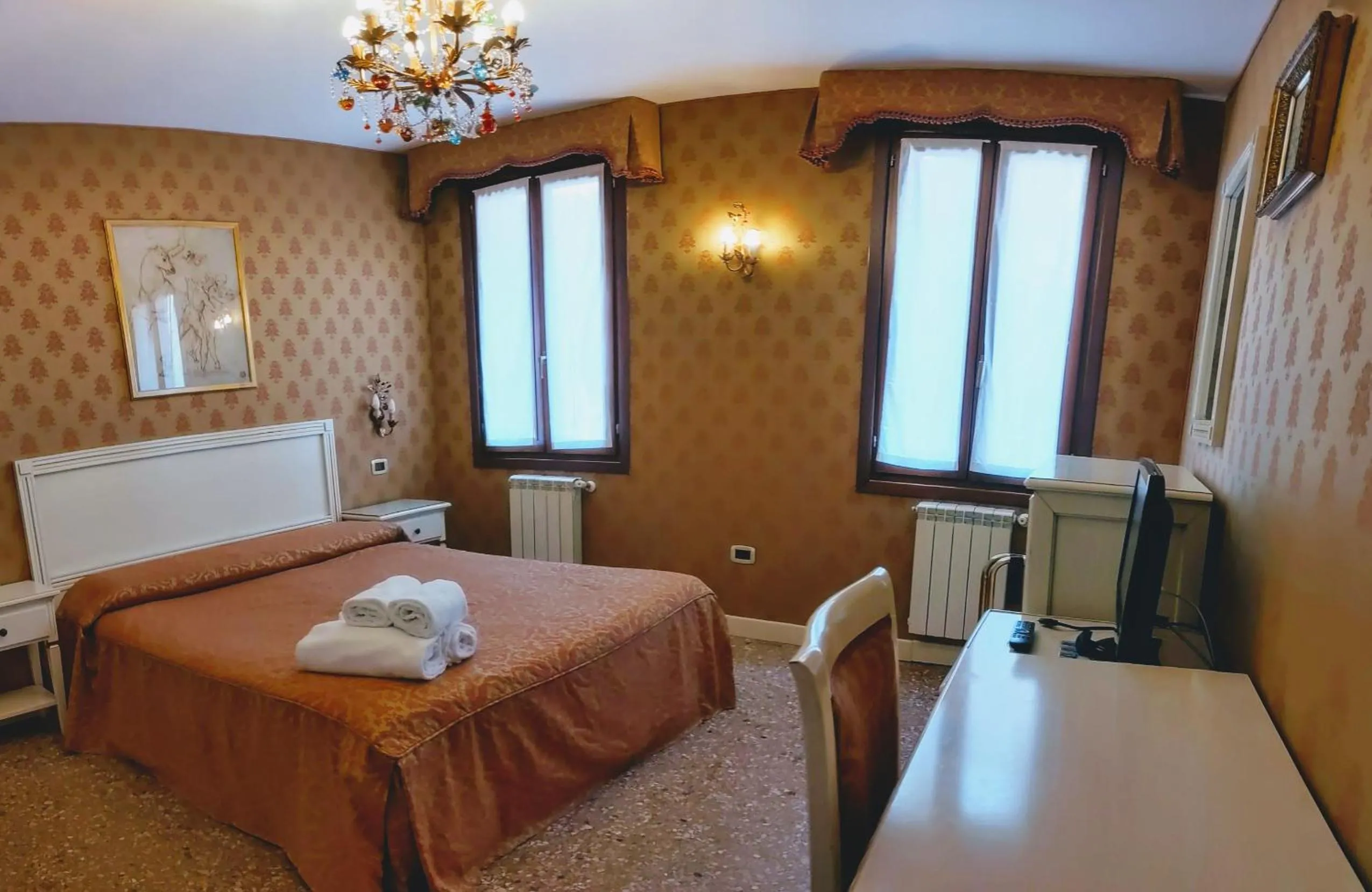 Photo of the whole room, Bed in Ca' San Vio