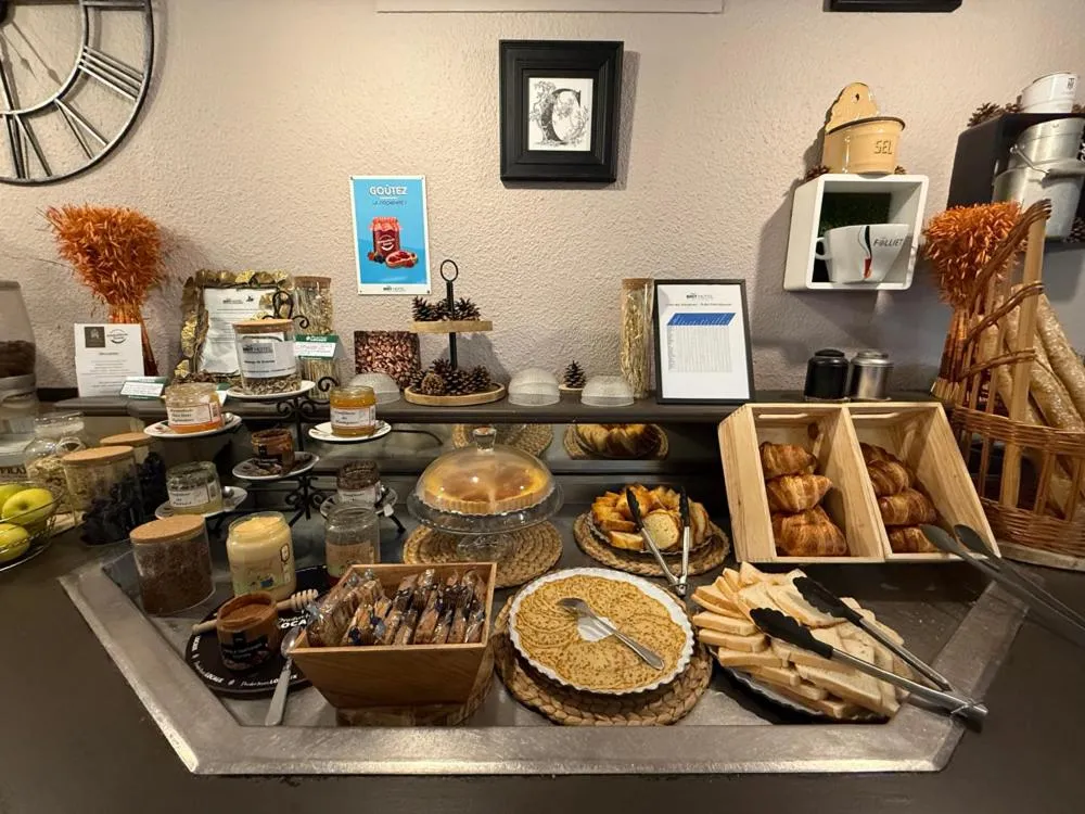 Buffet breakfast in Brit Hotel Besancon l'Horloge