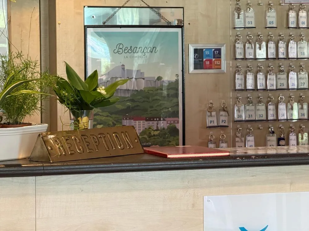 Lobby or reception in Brit Hotel Besancon l'Horloge
