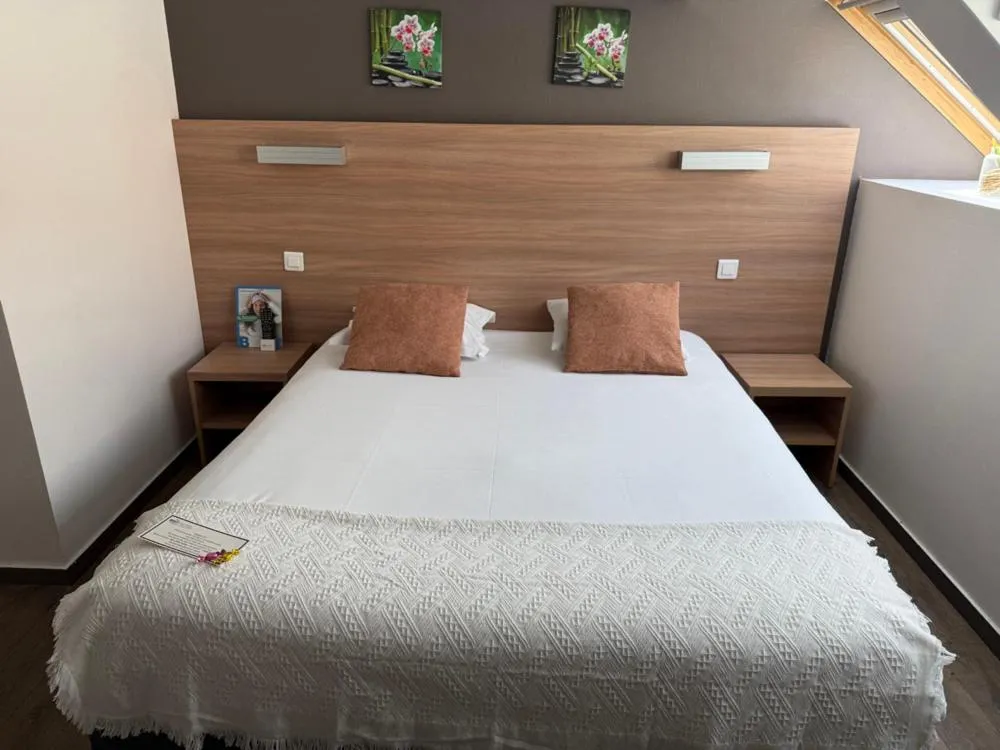 Photo of the whole room, Bed in Brit Hotel Besancon l'Horloge
