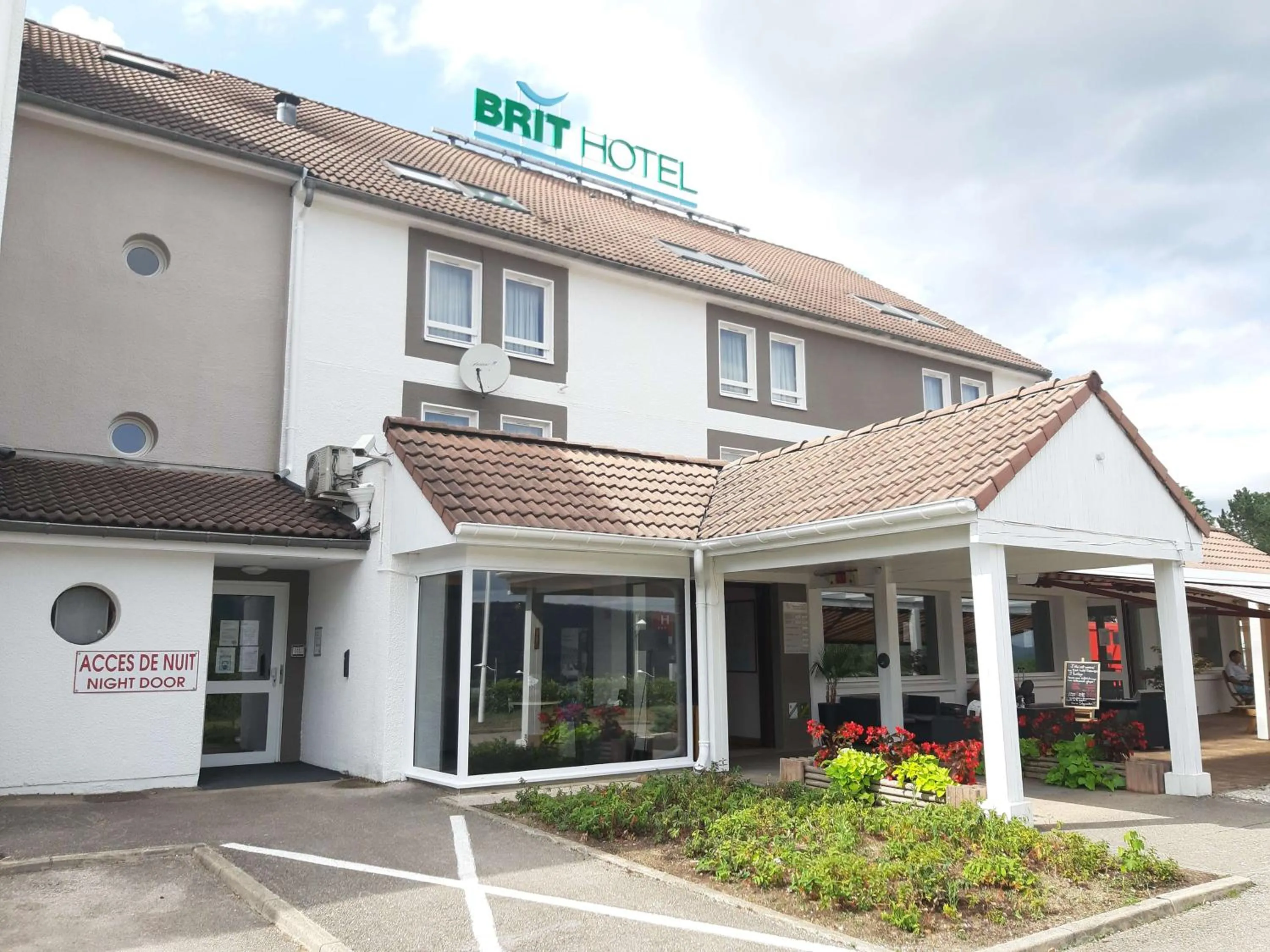 Property building in Brit Hotel Besancon l'Horloge