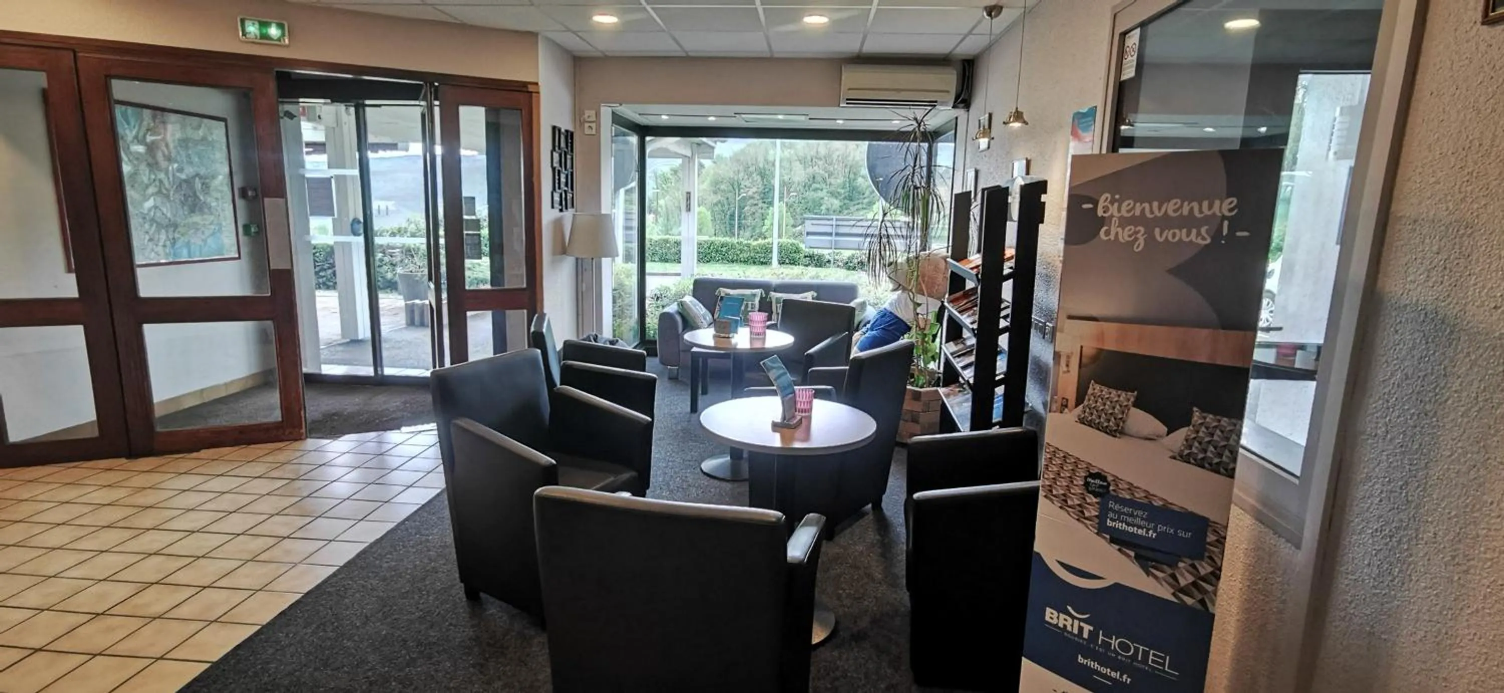 Lounge or bar in Brit Hotel Besancon l'Horloge