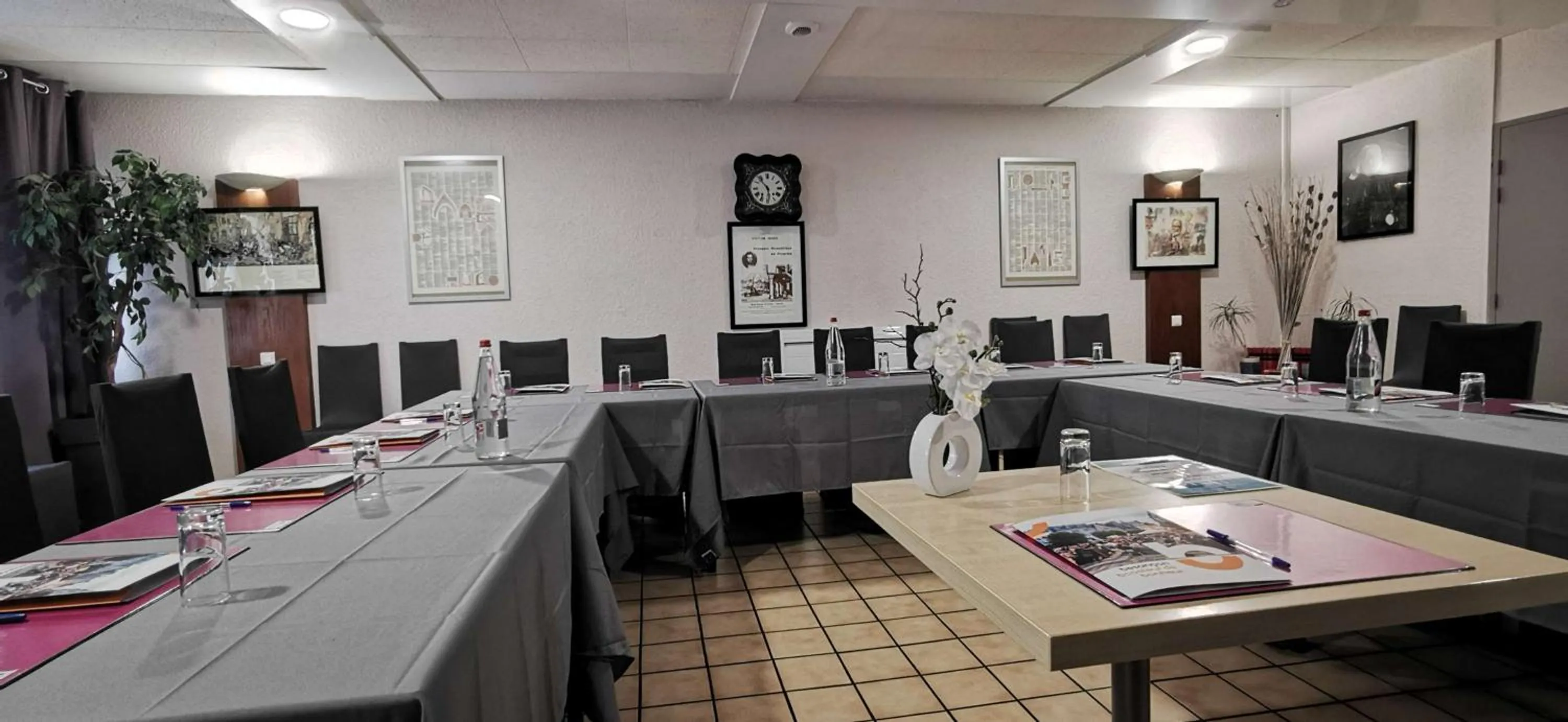 Meeting/conference room in Brit Hotel Besancon l'Horloge