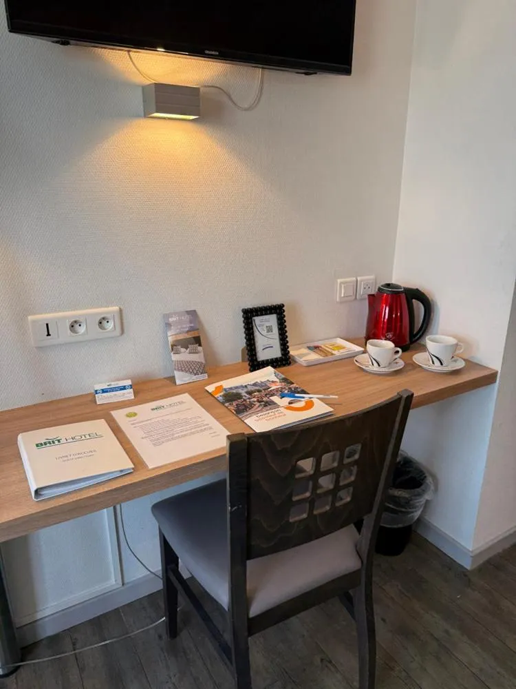 Photo of the whole room in Brit Hotel Besancon l'Horloge