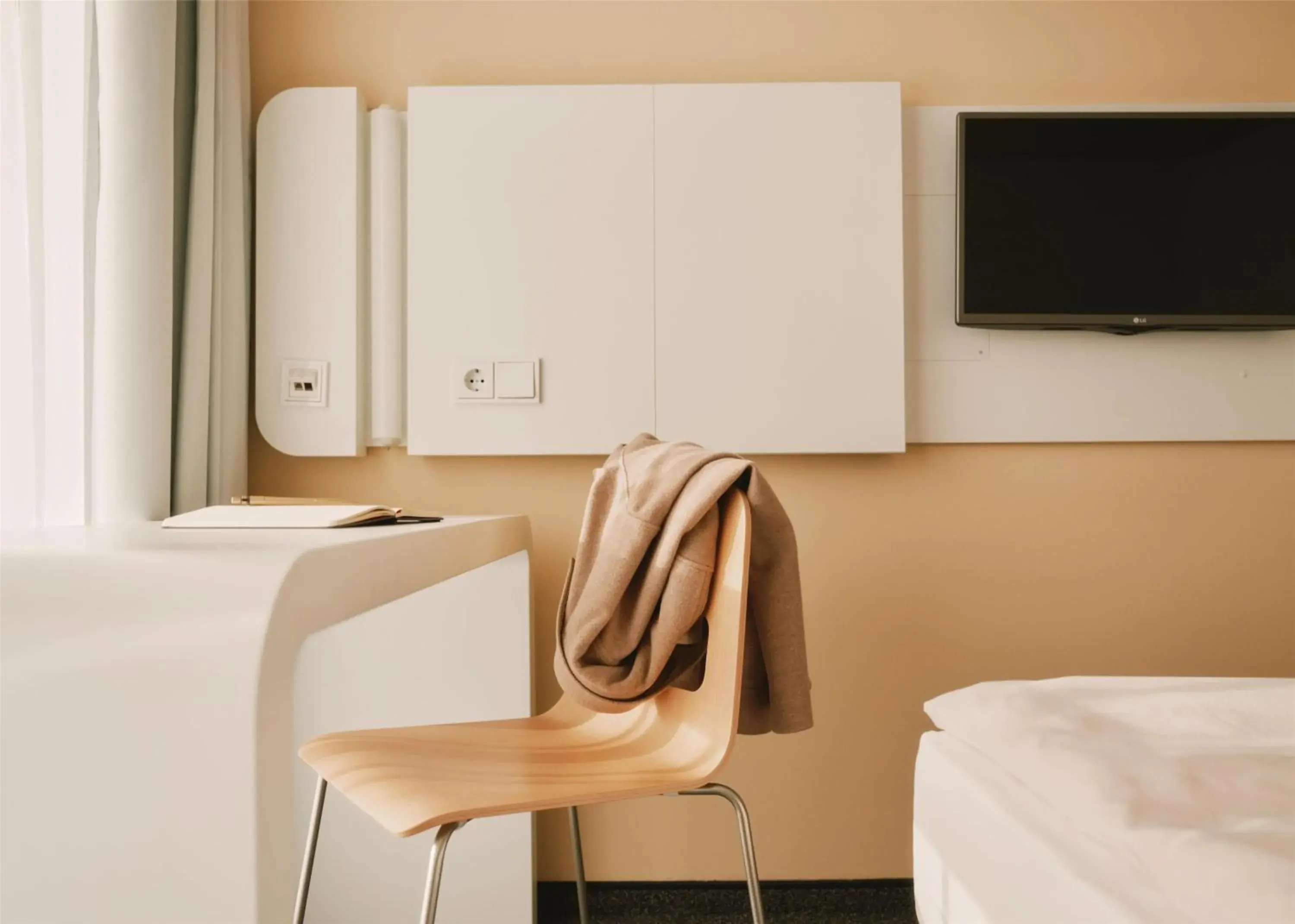 Bedroom, Bed in Lufthansa Seeheim - More than a Conference Hotel Bedroom, Bed in Lufthansa Seeheim - More than a Conference Hotel