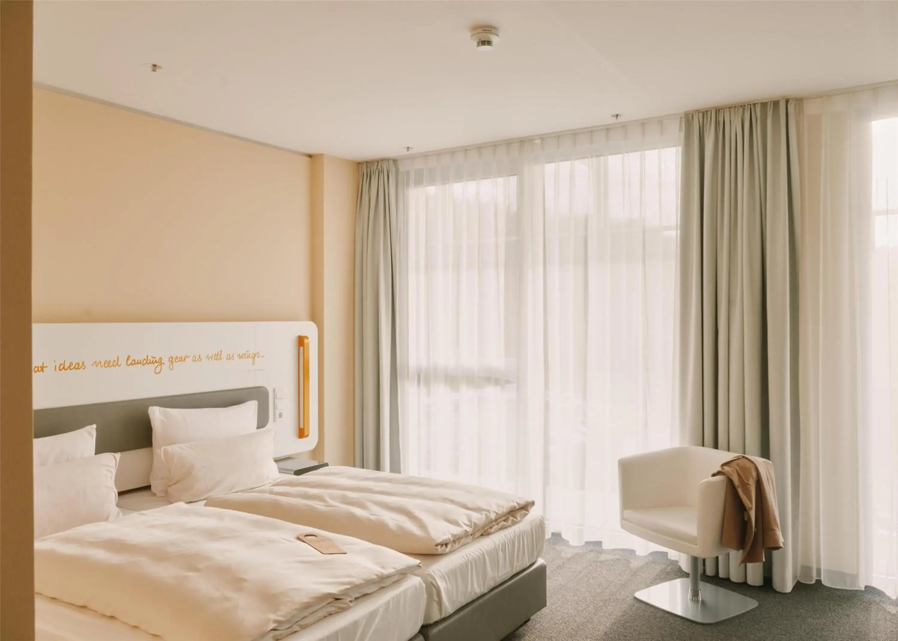 Double Room in Lufthansa Seeheim - More than a Conference Hotel Double Room in Lufthansa Seeheim - More than a Conference Hotel