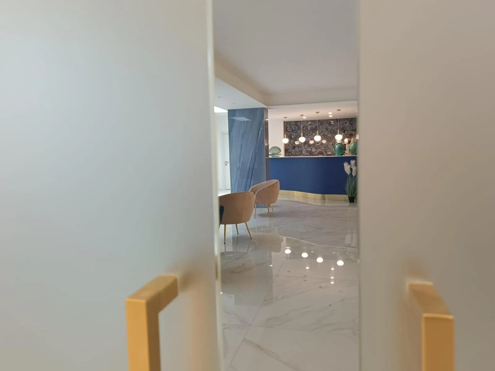 Lounge or bar in Eden Bleu