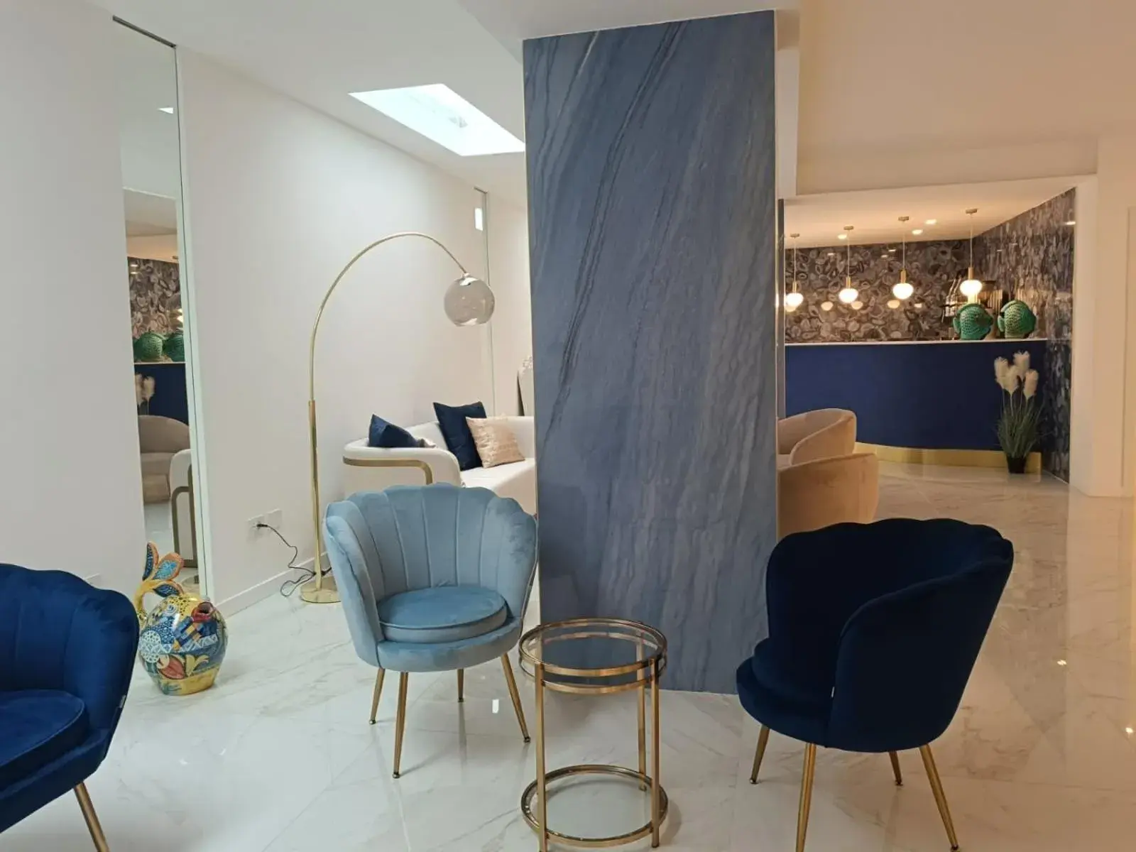 Lounge or bar in Eden Bleu Lounge or bar in Eden Bleu