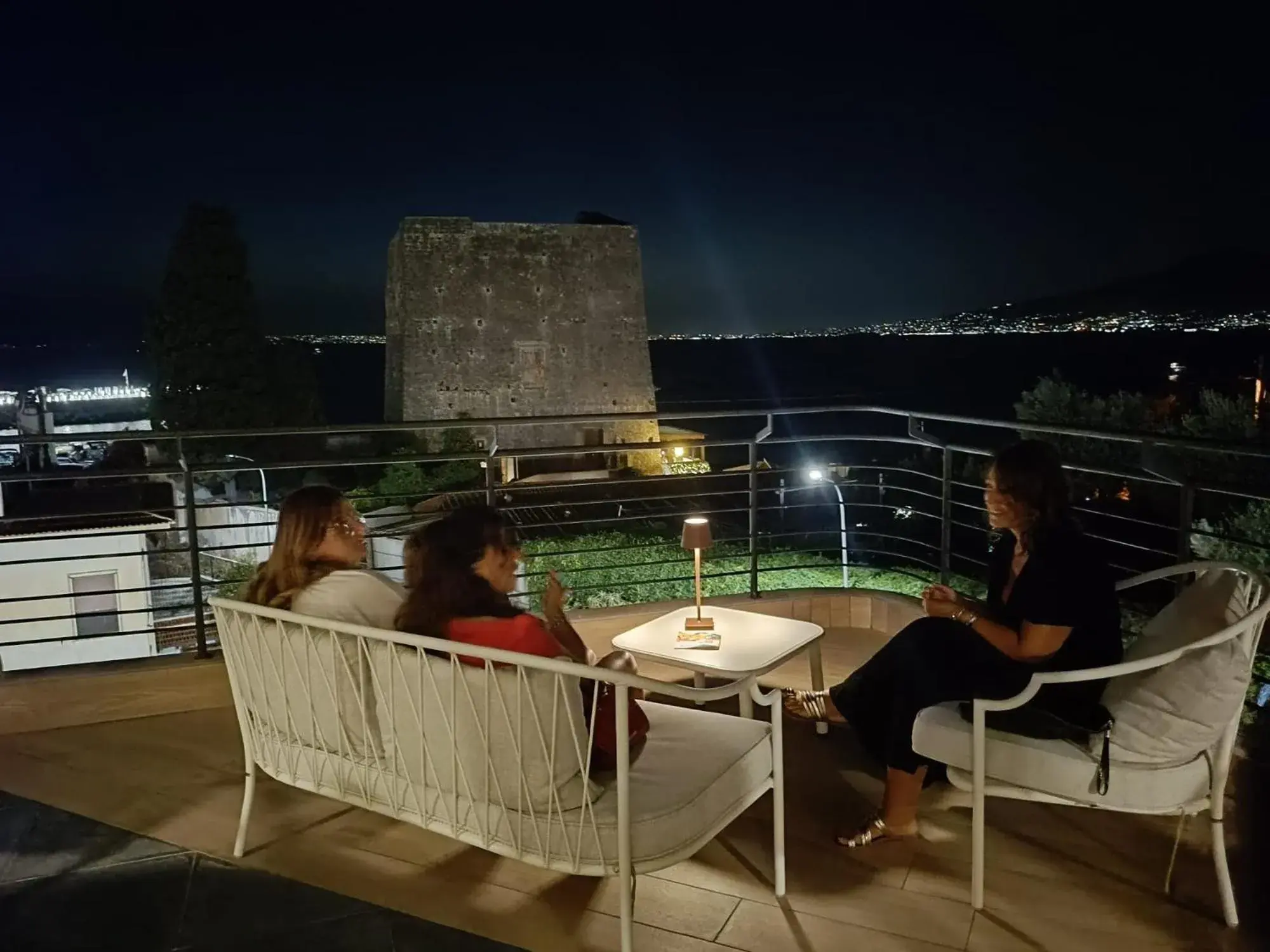 Restaurant/places to eat in Eden Bleu Restaurant/places to eat in Eden Bleu