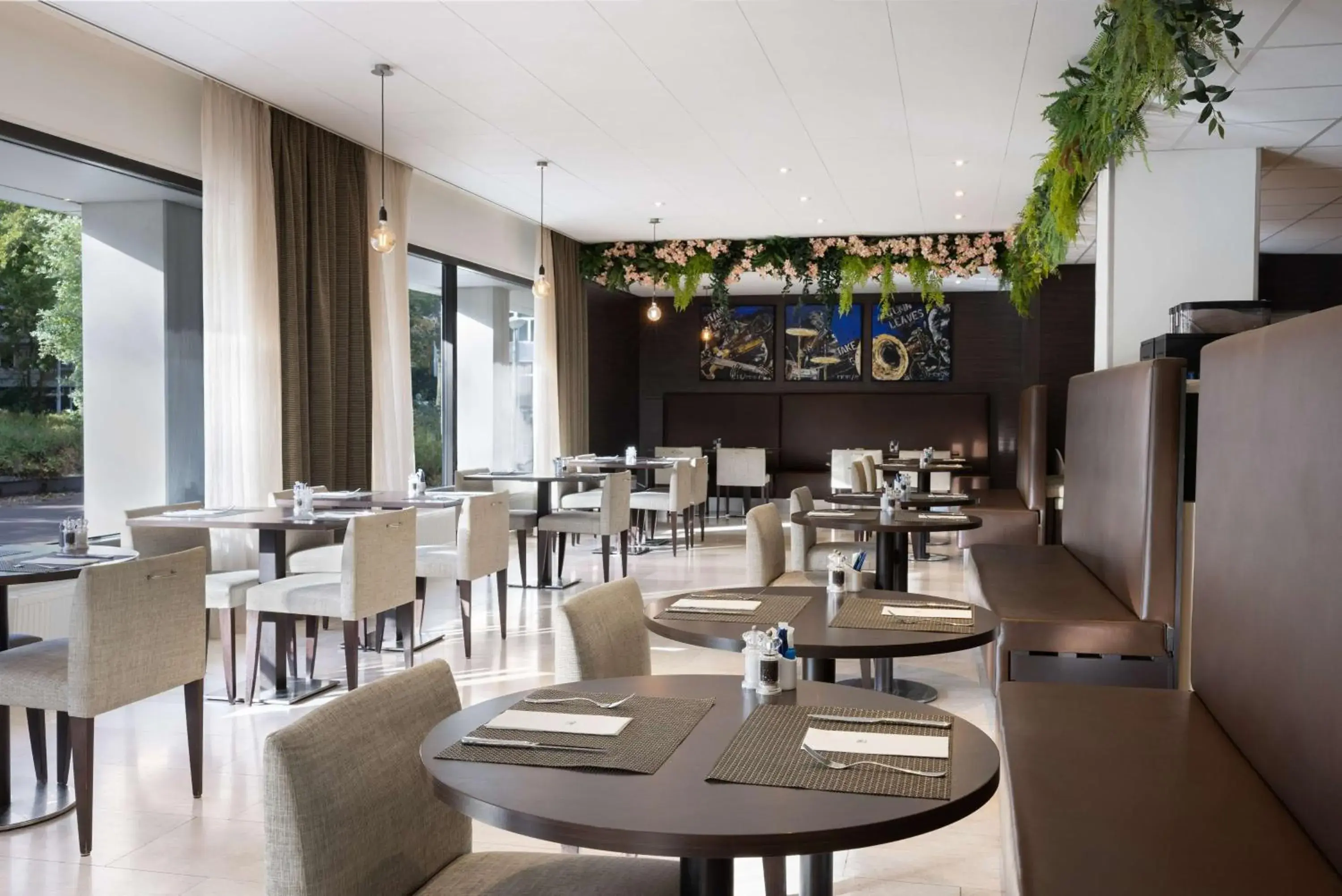 Restaurant/places to eat in NH Amsterdam Zuid Restaurant/places to eat in NH Amsterdam Zuid