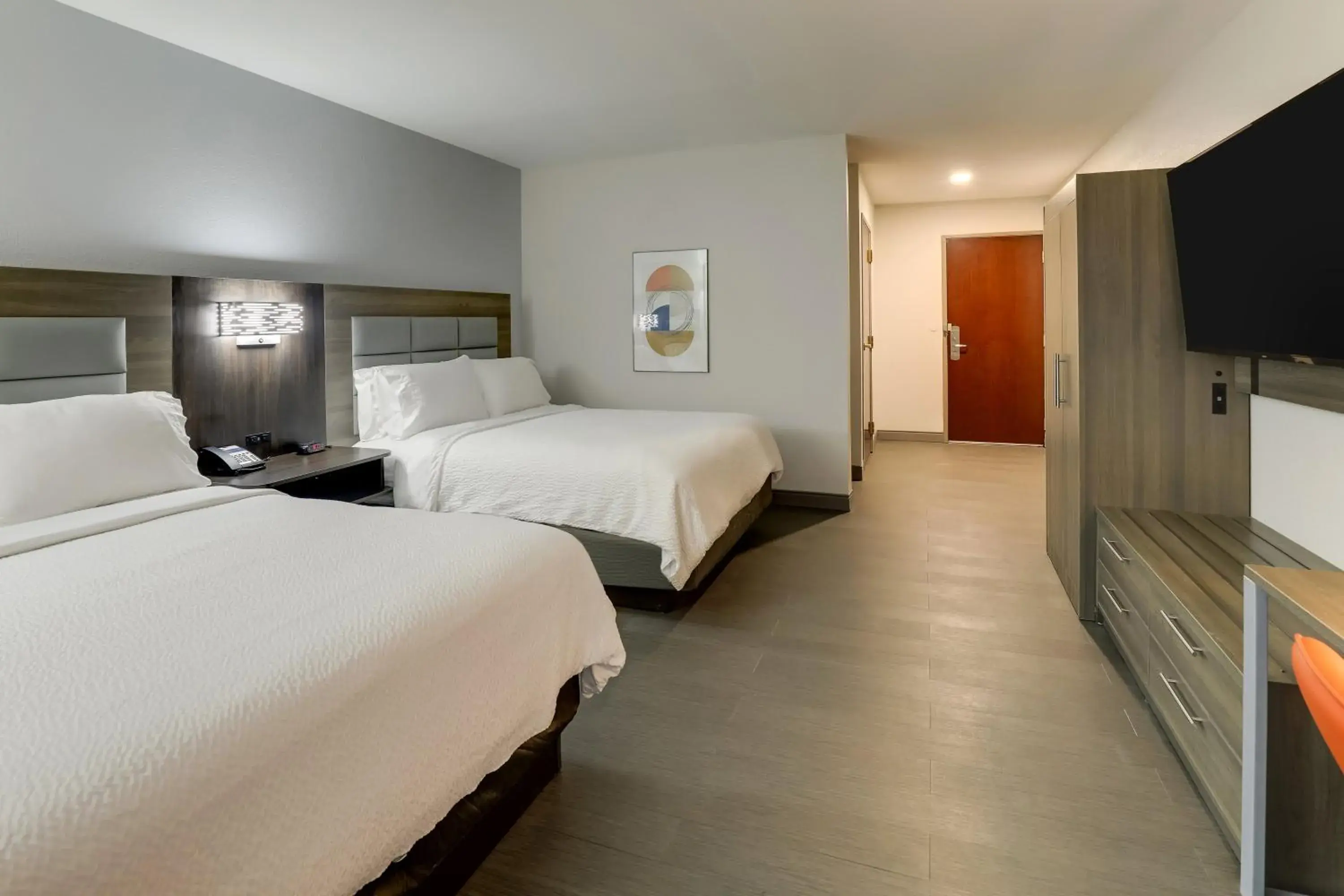 Queen Room with Two Queen Beds - Mobility Access Tub/Non-Smoking in Holiday Inn Express Lexington Southwest Nicholasville by IHG Queen Room with Two Queen Beds - Mobility Access Tub/Non-Smoking in Holiday Inn Express Lexington Southwest Nicholasville by IHG