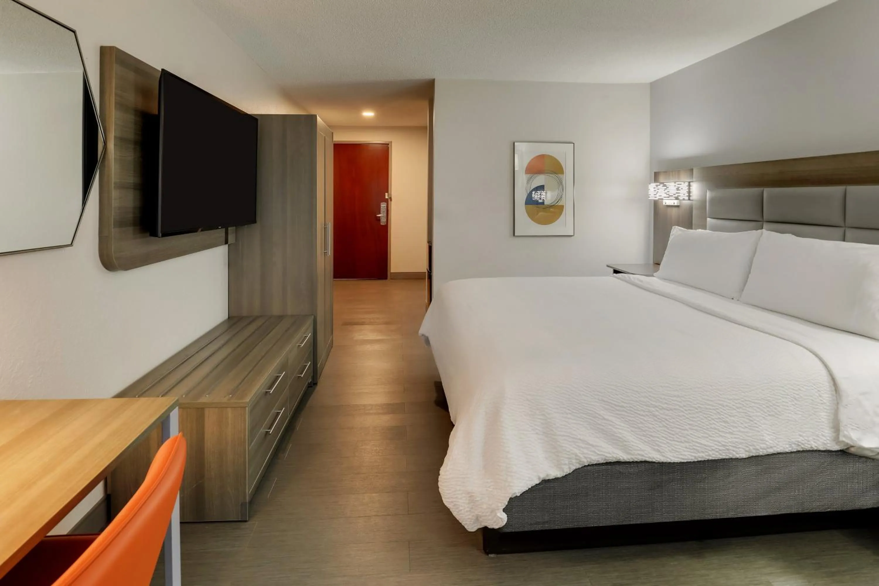 Photo of the whole room, Bed in Holiday Inn Express Lexington Southwest Nicholasville by IHG