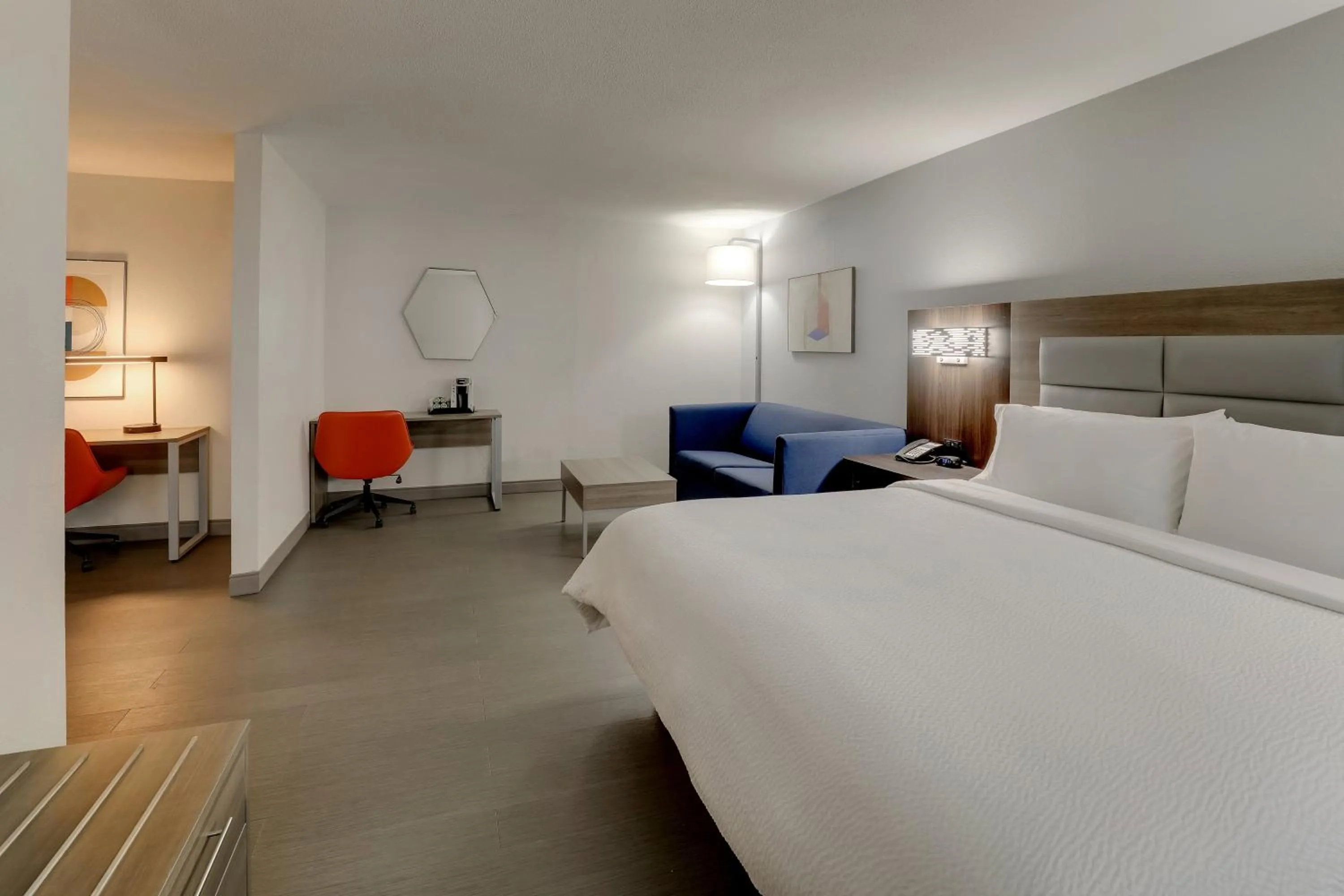 Bedroom, Bed in Holiday Inn Express Lexington Southwest Nicholasville by IHG