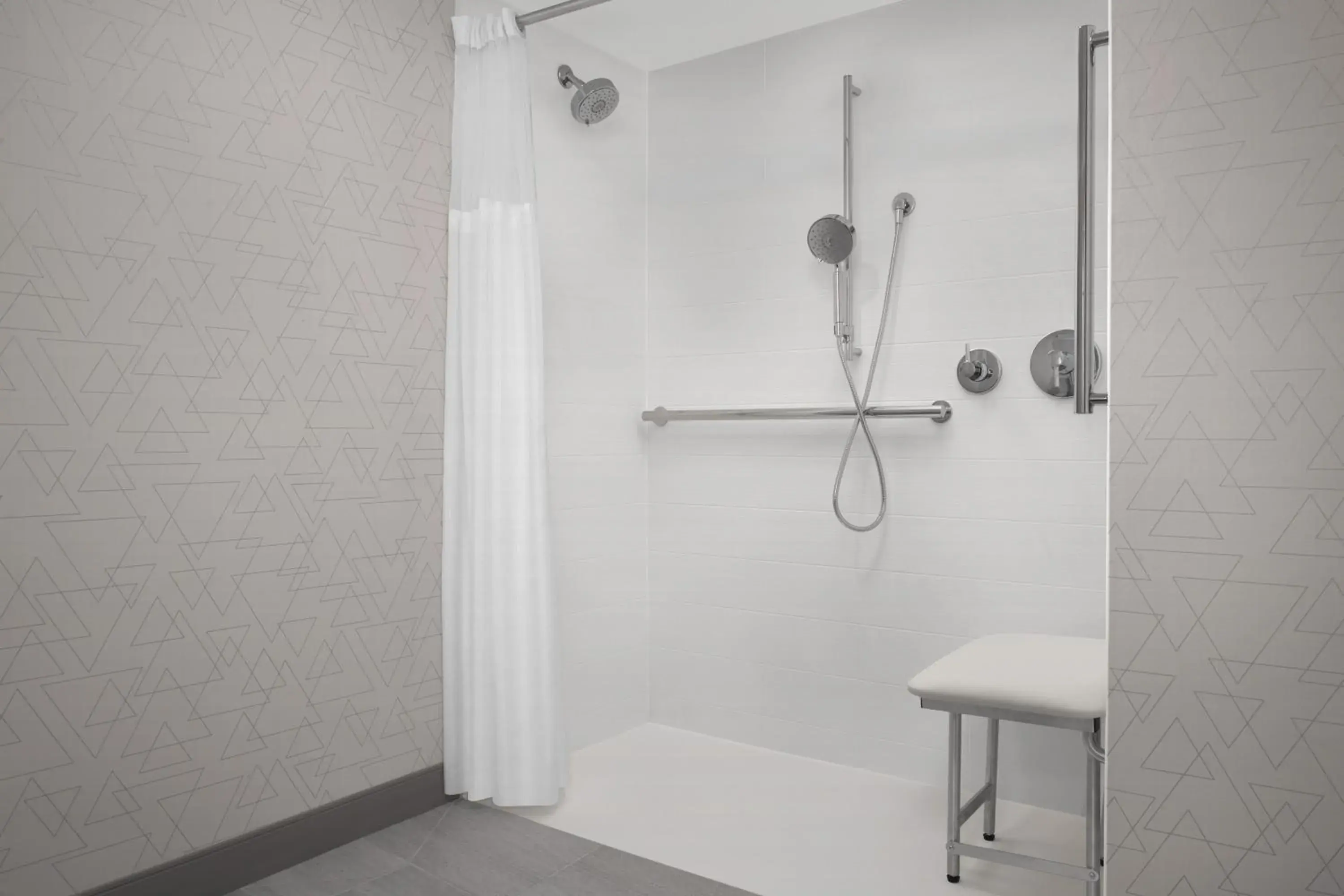 Bathroom in Independent SPHC BWI Suites Bathroom in Independent SPHC BWI Suites