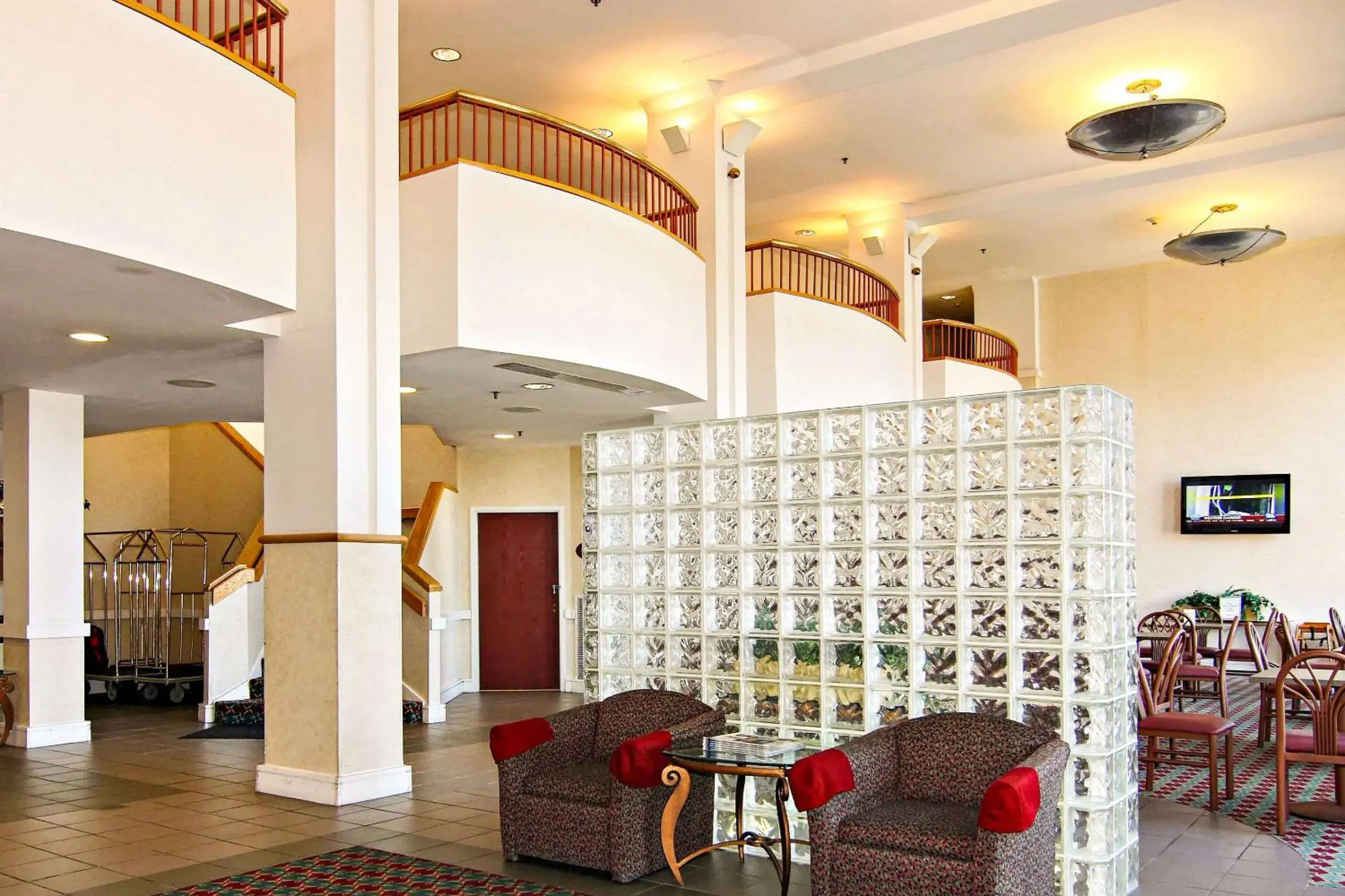 Lobby or reception in Independent SPHC BWI Suites Lobby or reception in Independent SPHC BWI Suites