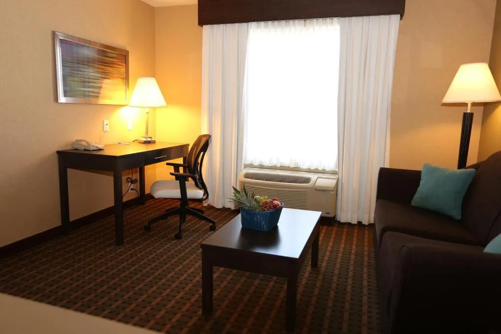 Holiday Inn Express Hotel & Suites Vernon by IHG