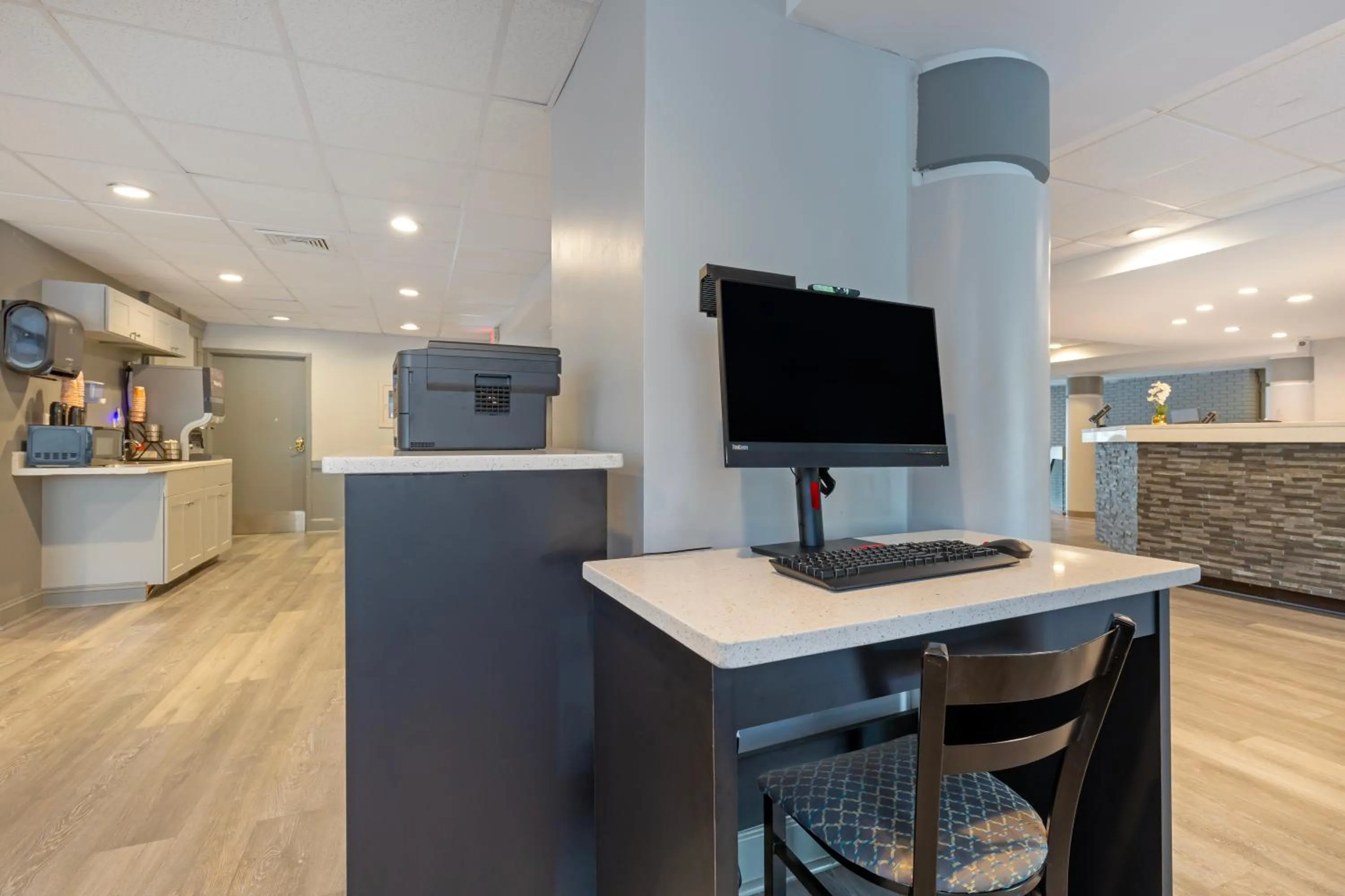 Business facilities in Clarion Hotel & Suites BWI Airport North