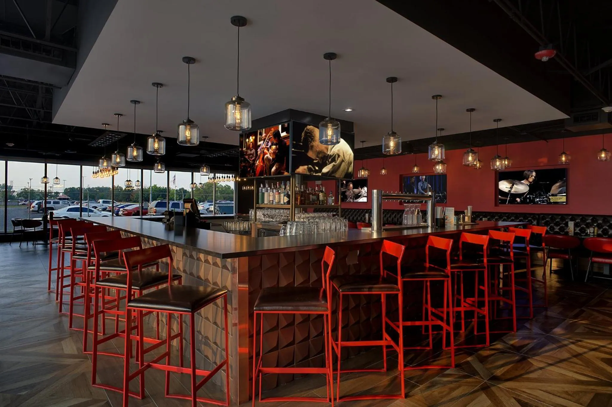 Restaurant/places to eat in Holiday Inn Chicago Midway Airport S by IHG