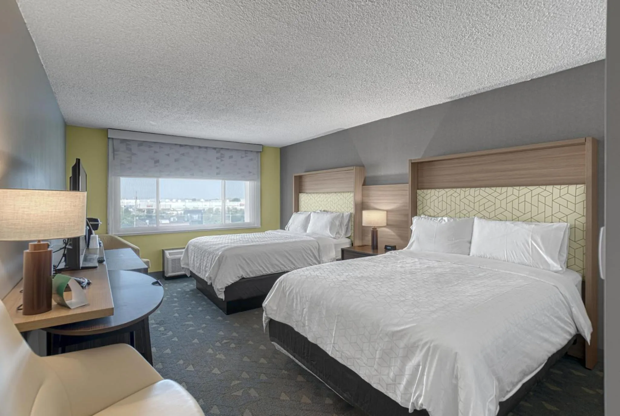 Photo of the whole room, Bed in Holiday Inn Chicago Midway Airport S by IHG