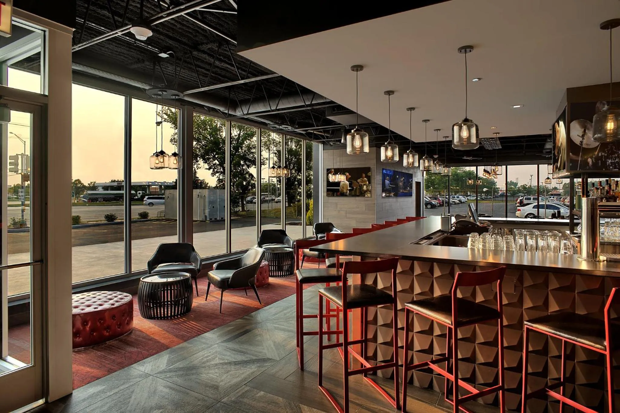 Restaurant/places to eat in Holiday Inn Chicago Midway Airport S by IHG