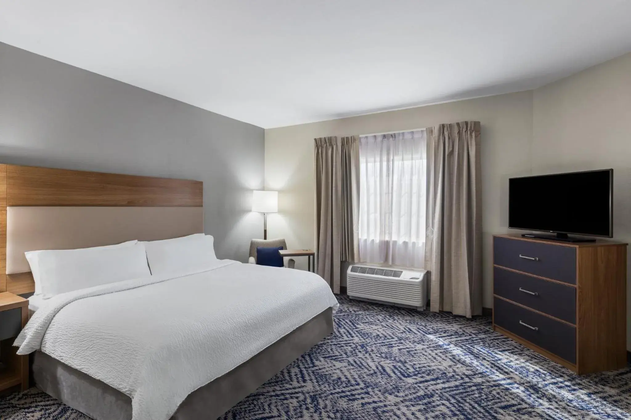 Photo of the whole room, Bed in Candlewood Suites Yuma by IHG Photo of the whole room, Bed in Candlewood Suites Yuma by IHG