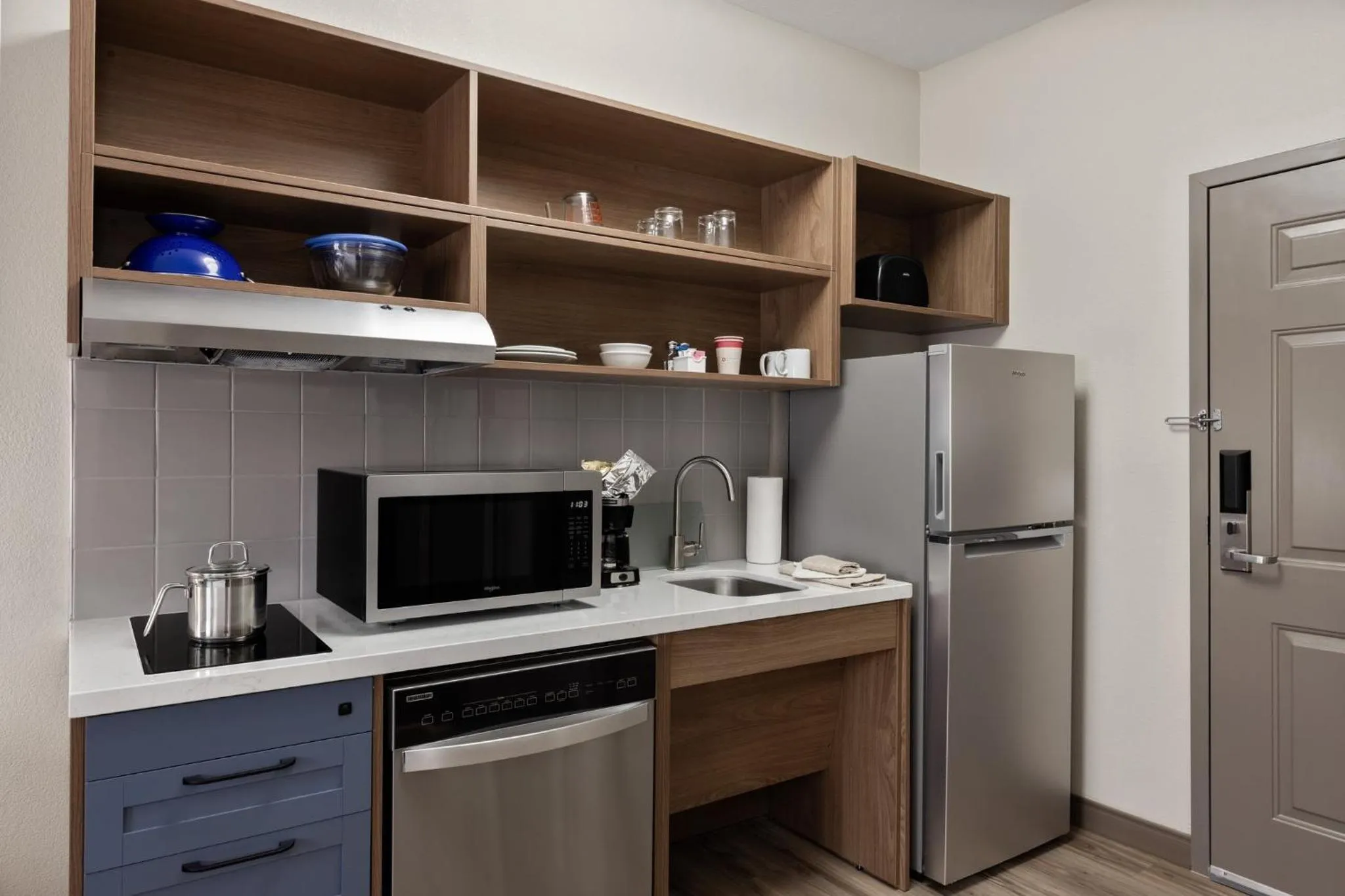 Photo of the whole room in Candlewood Suites Yuma by IHG