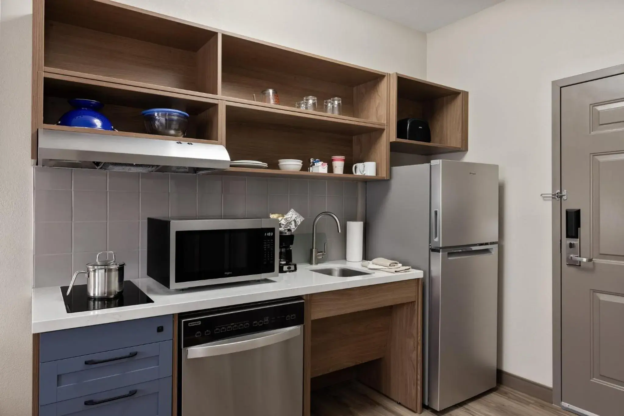 Photo of the whole room in Candlewood Suites Yuma by IHG Photo of the whole room in Candlewood Suites Yuma by IHG