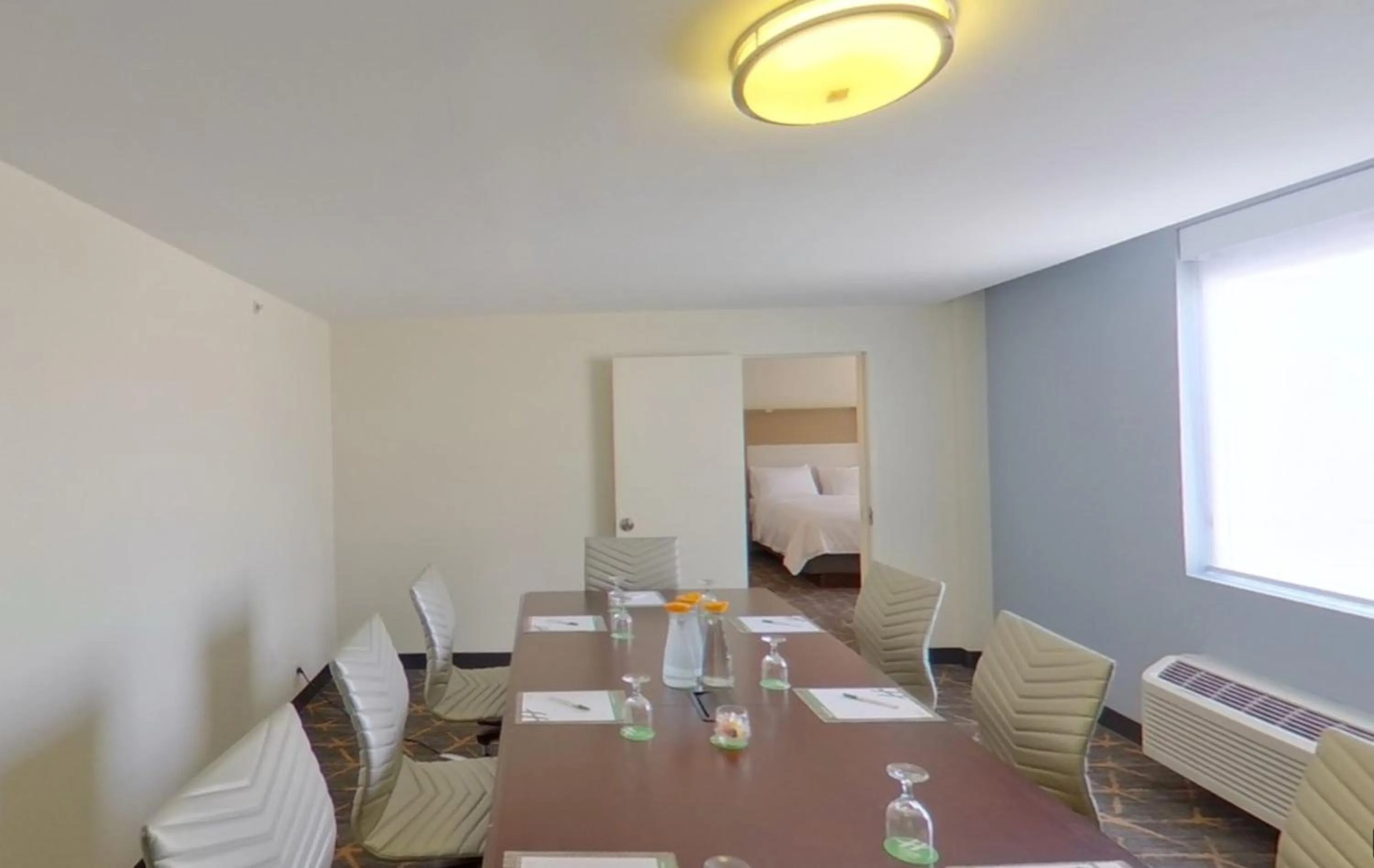 Photo of the whole room in Holiday Inn Lansdale-Hatfield by IHG