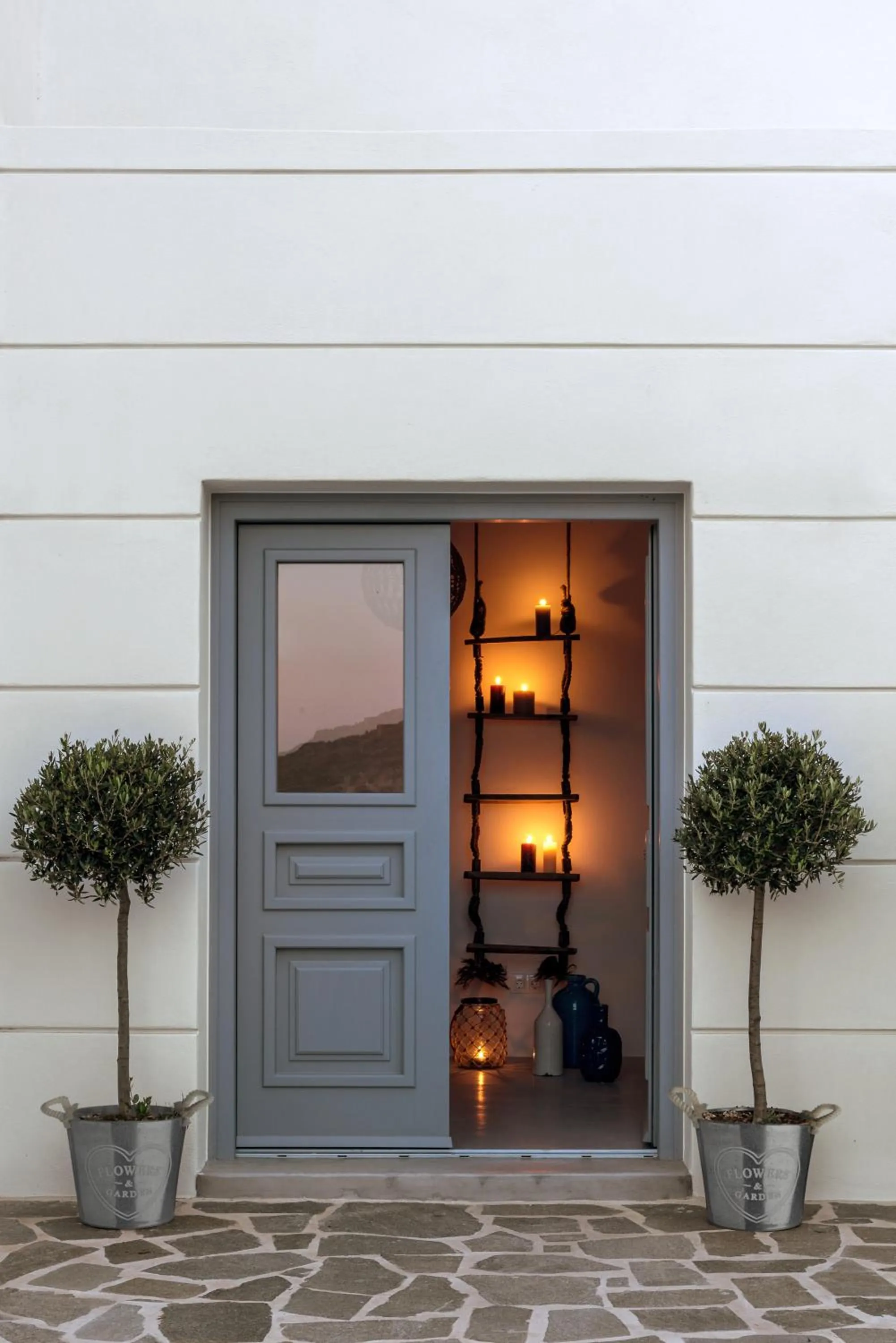 Facade/entrance in Seven Suites