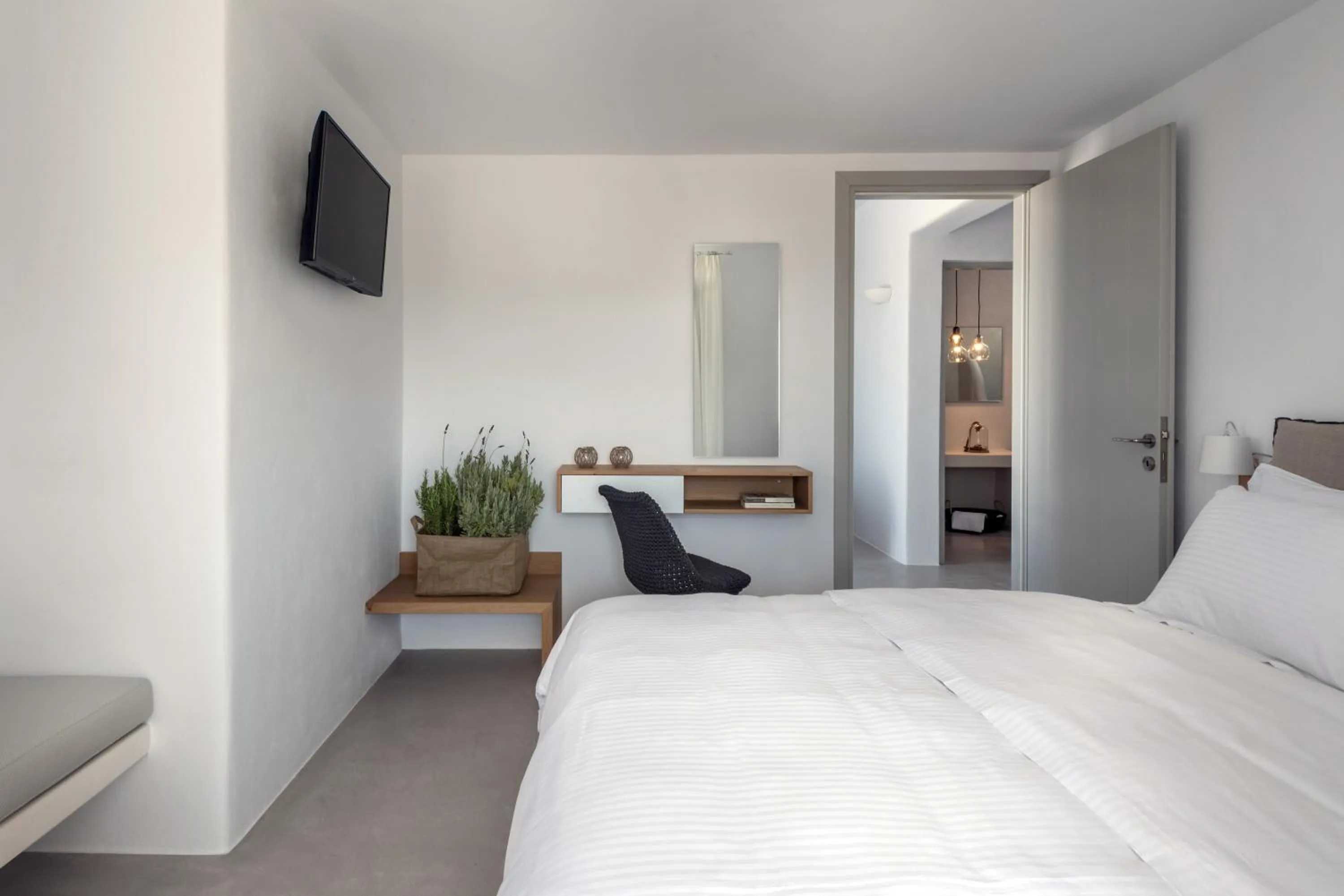 Photo of the whole room in Seven Suites