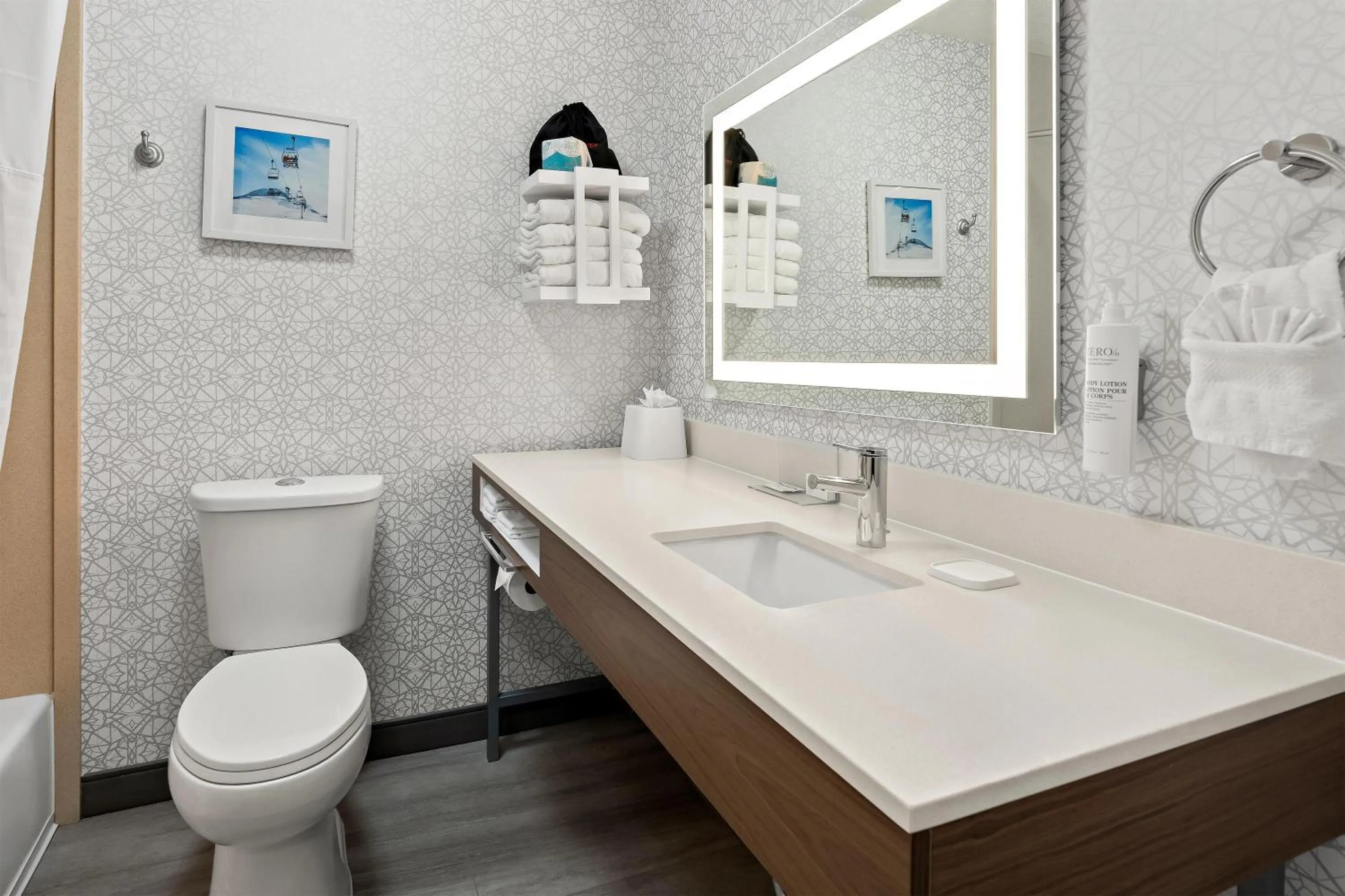 Bathroom in Hampton Inn Provo