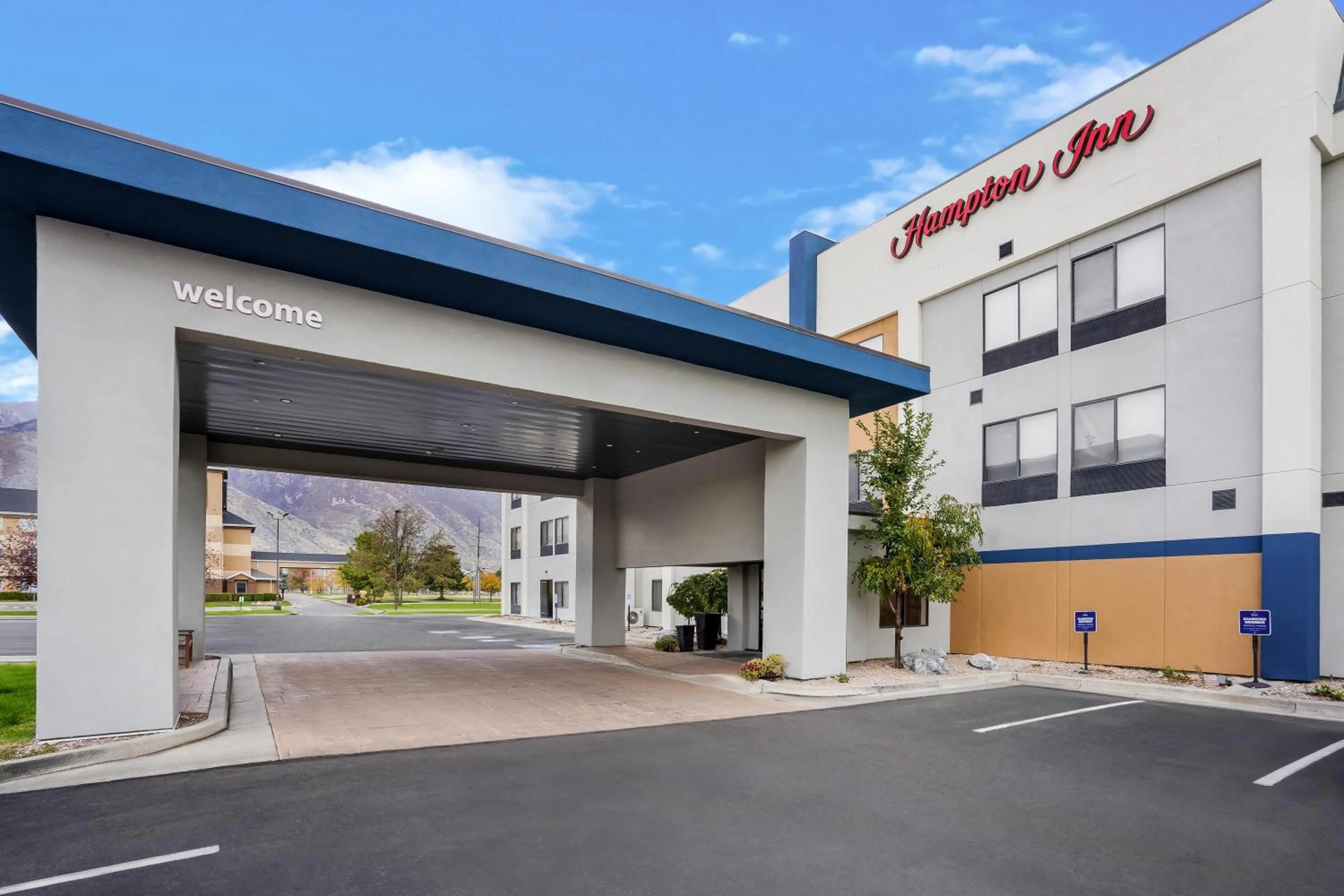 Property building in Hampton Inn Provo