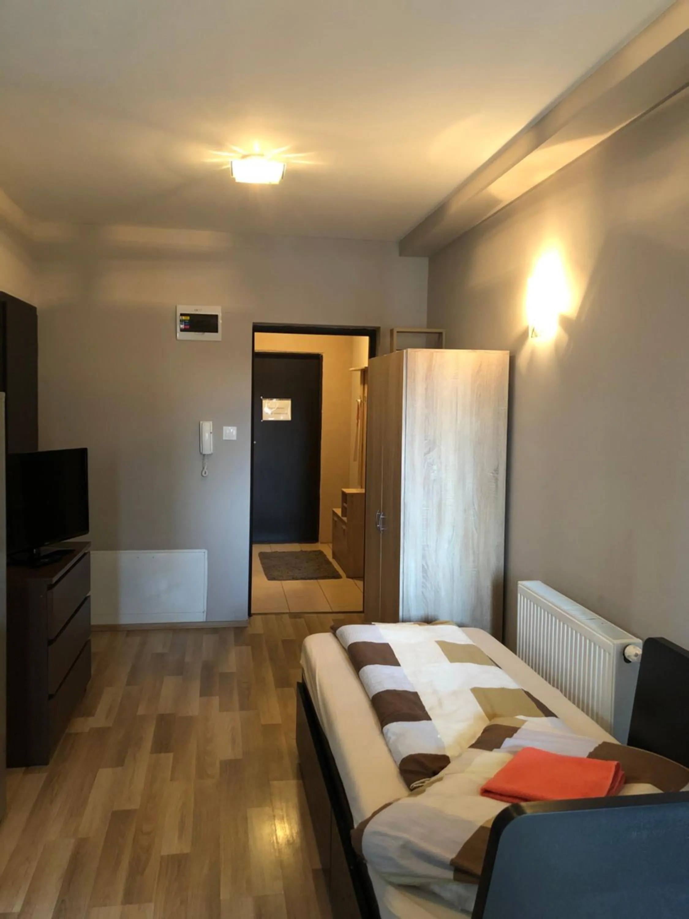 Apartment with Terrace in Central House