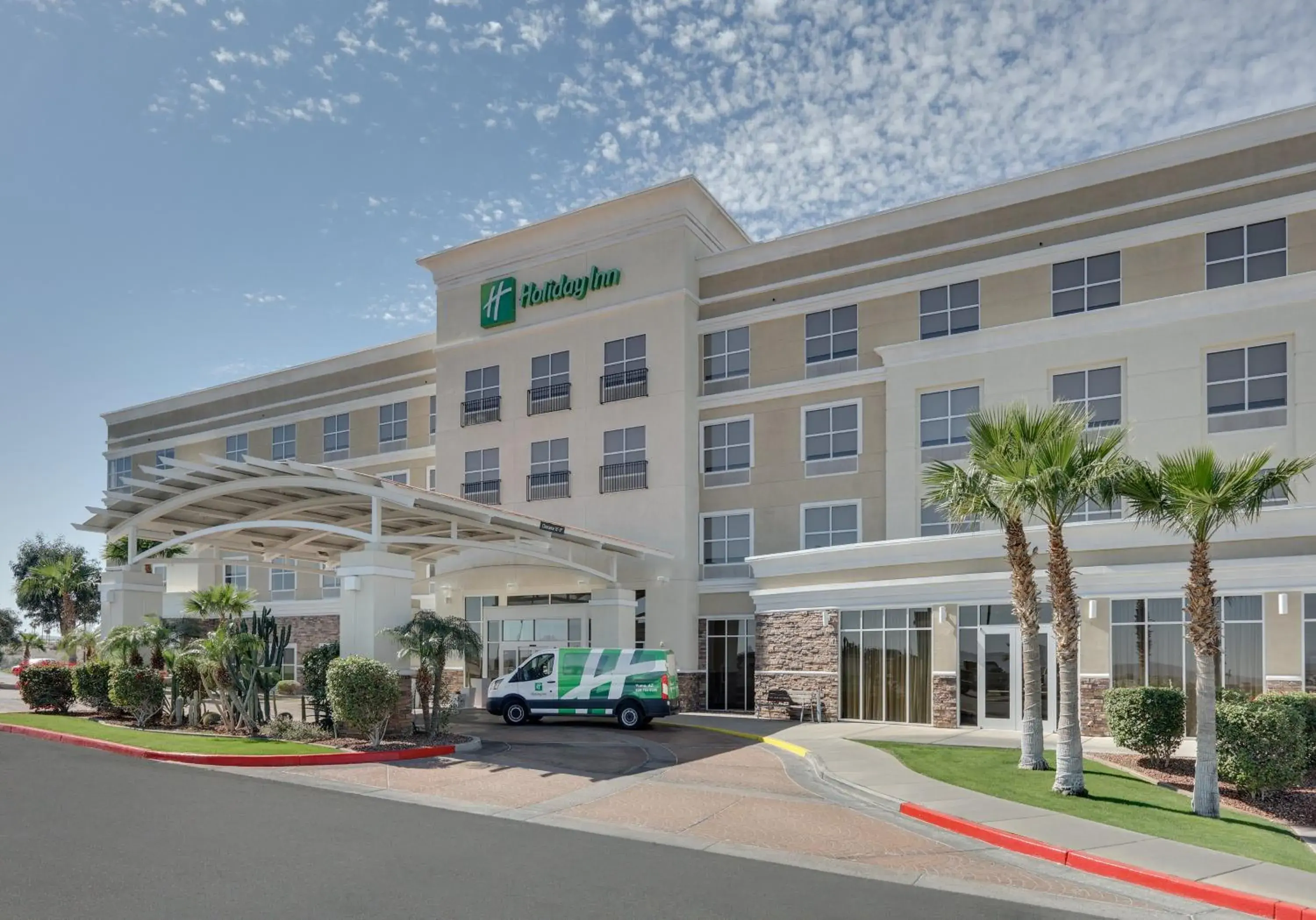 Property building in Holiday Inn Yuma by IHG Property building in Holiday Inn Yuma by IHG