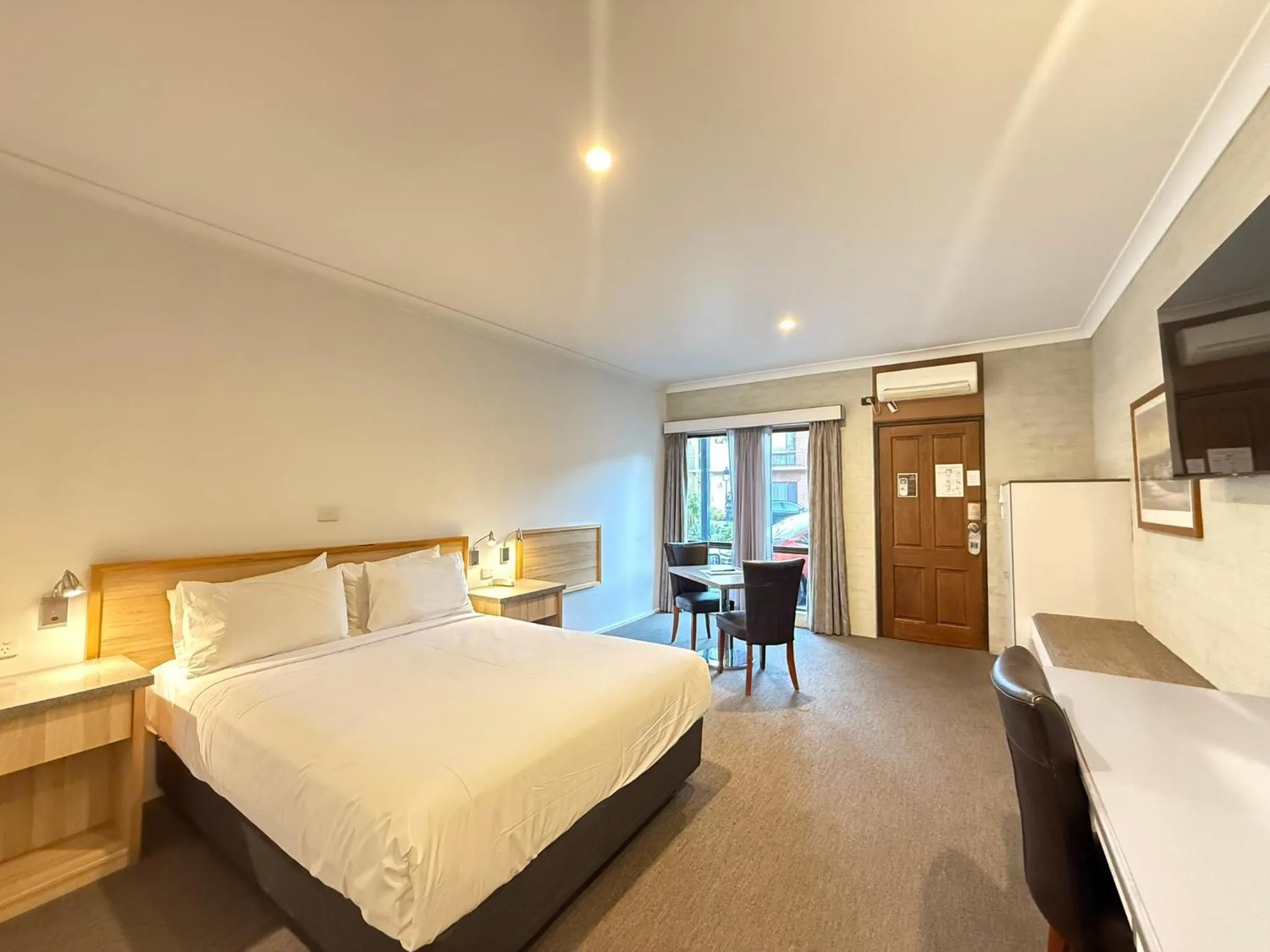 Queen Room (Upper Level) in Albury Paddlesteamer Motel