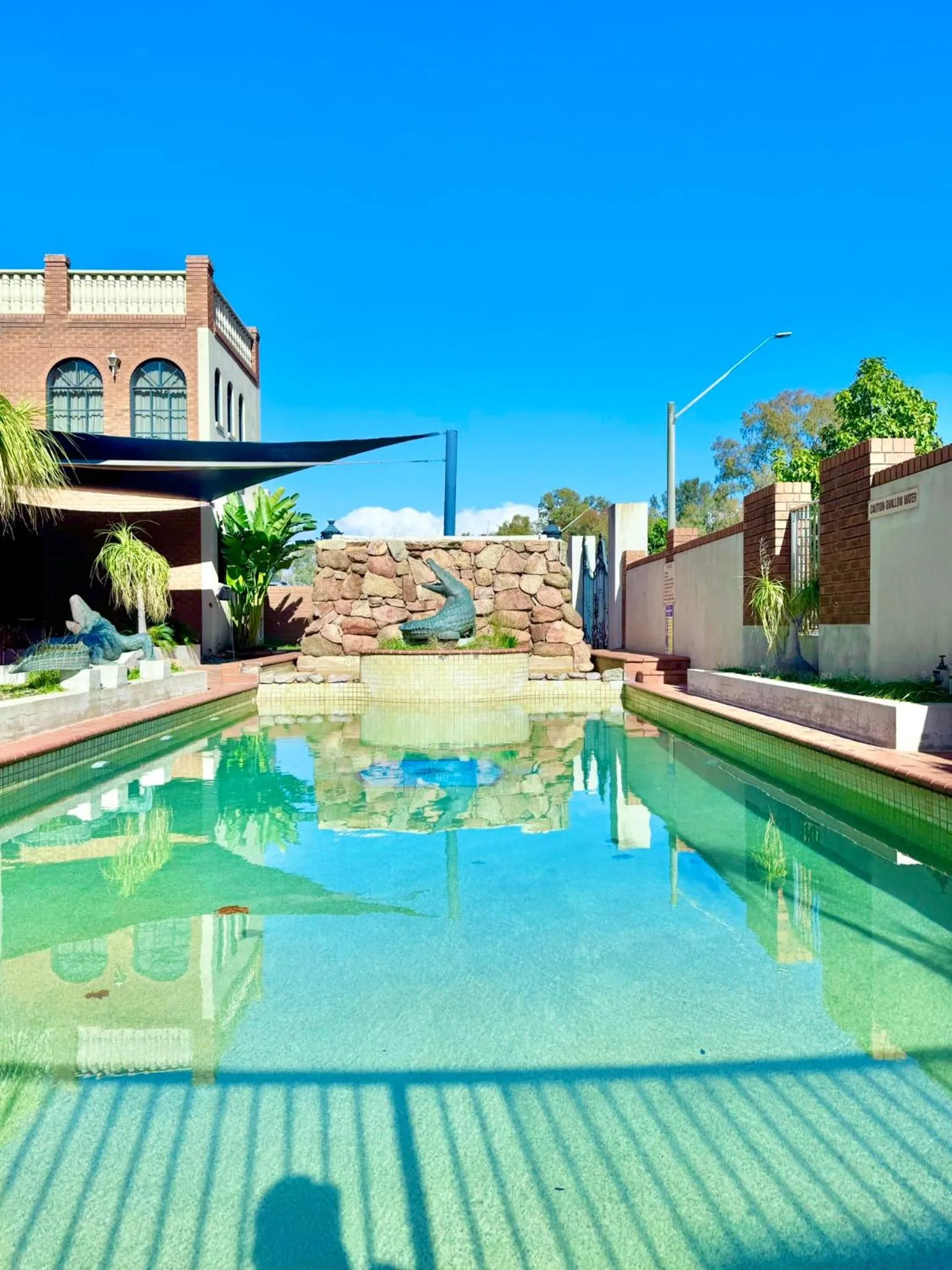 Swimming pool in Albury Paddlesteamer