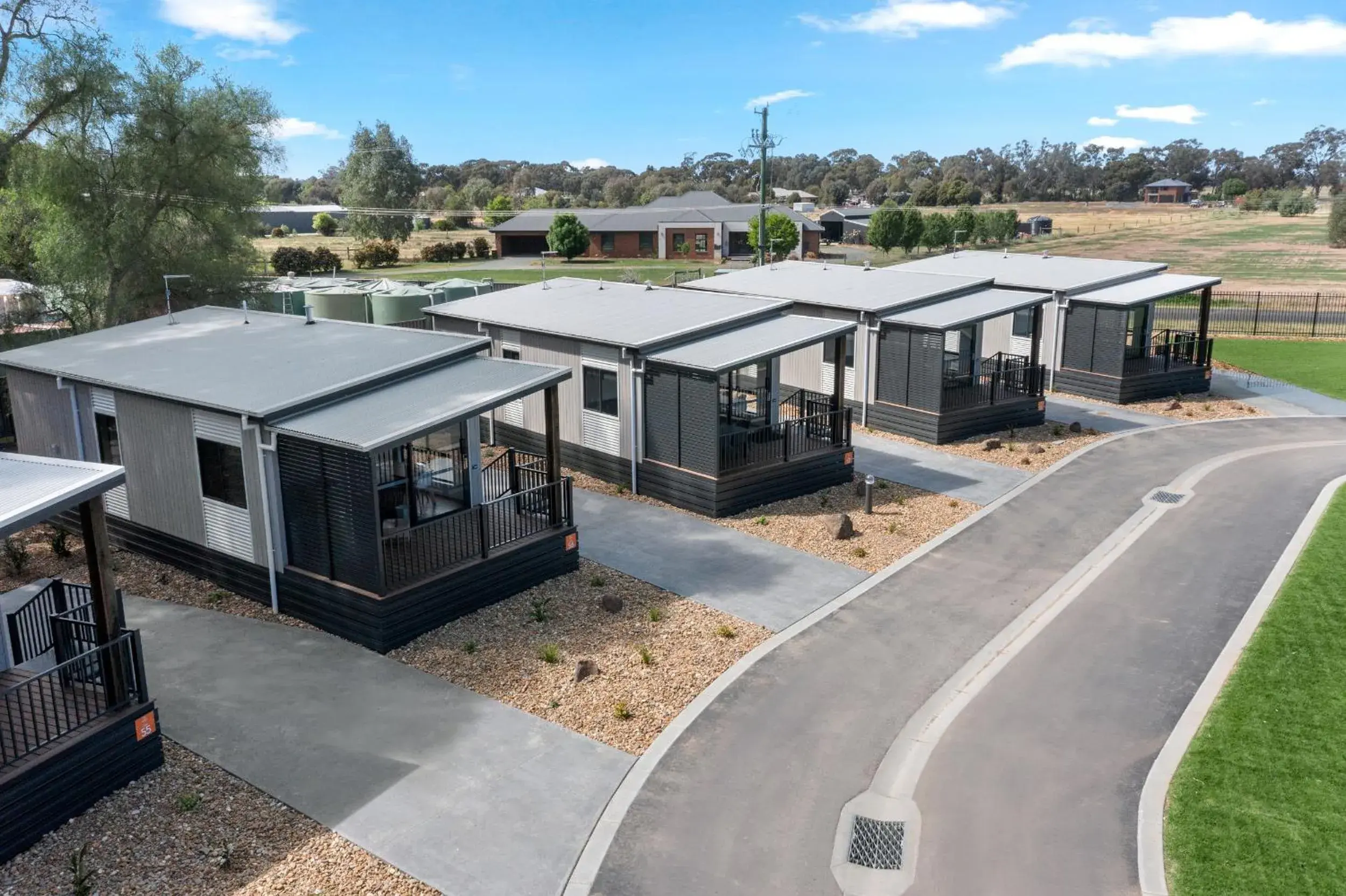 Property building in Discovery Parks - Echuca Property building in Discovery Parks - Echuca
