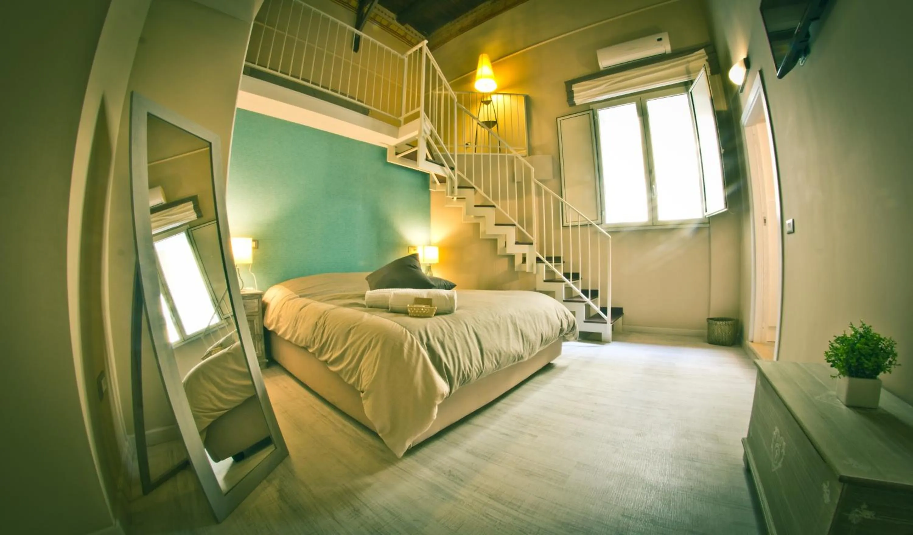 Photo of the whole room, Bed in I Visconti