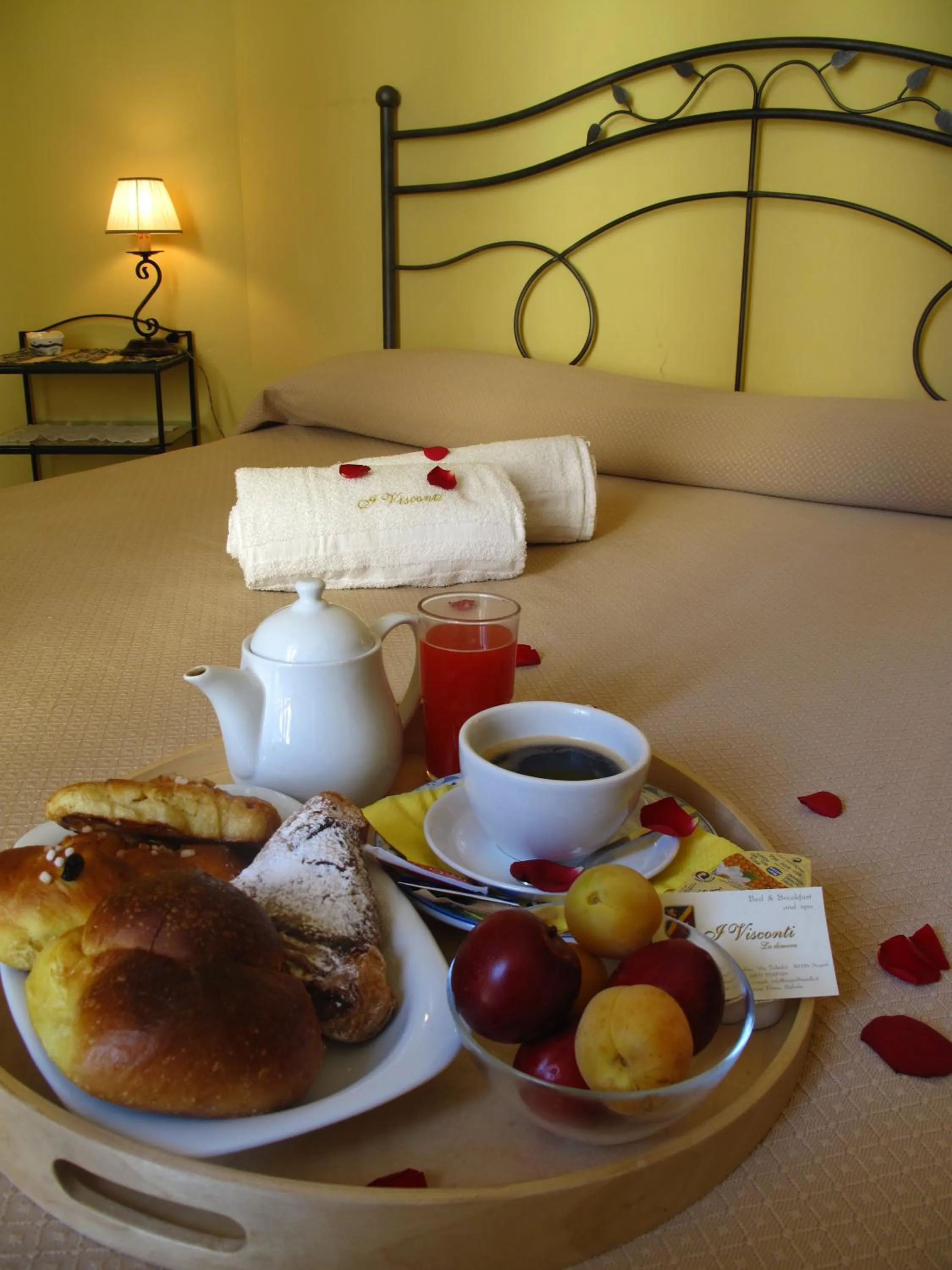 Food, Bed in I Visconti