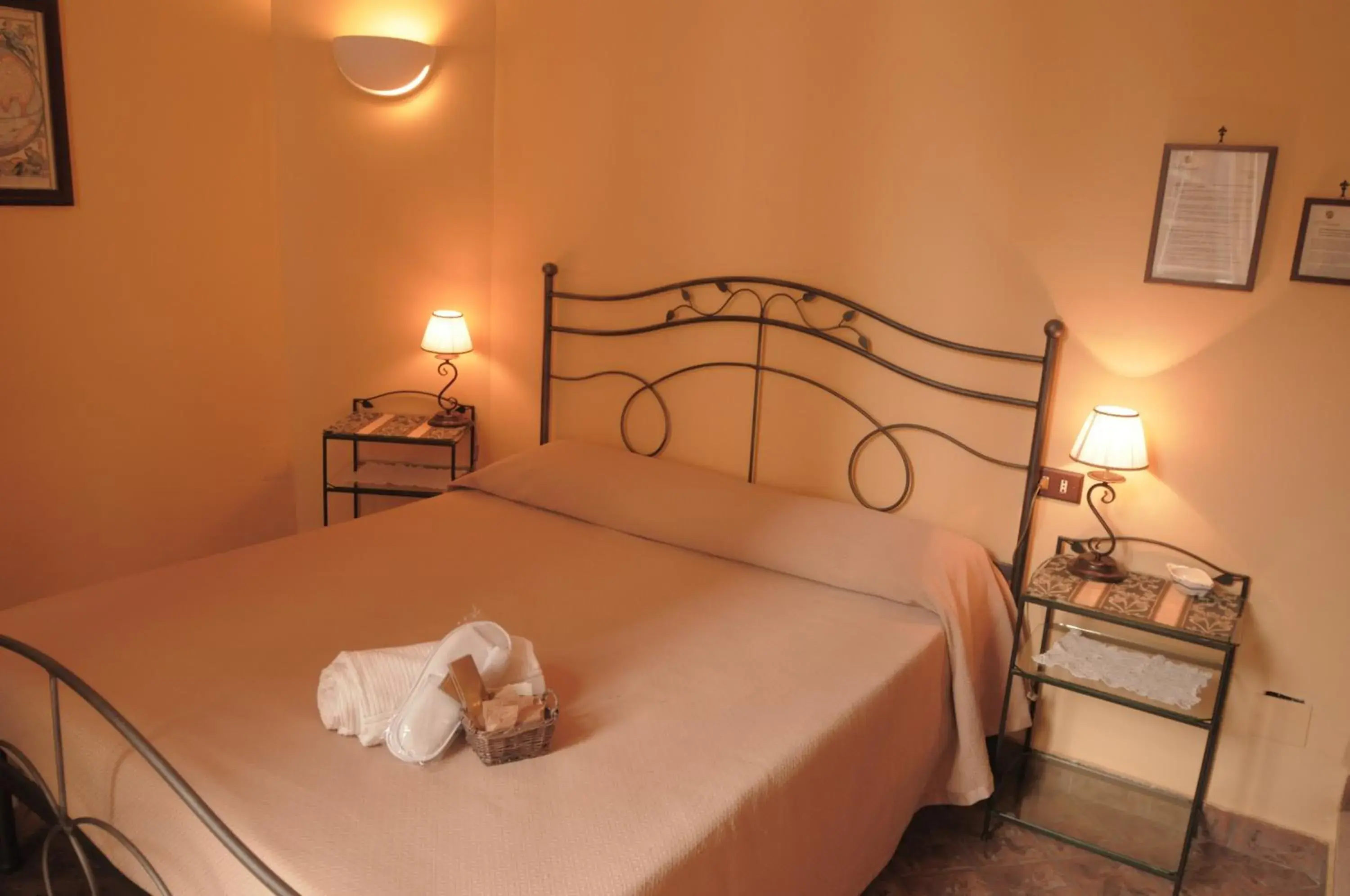 Double Room in I Visconti Double Room in I Visconti