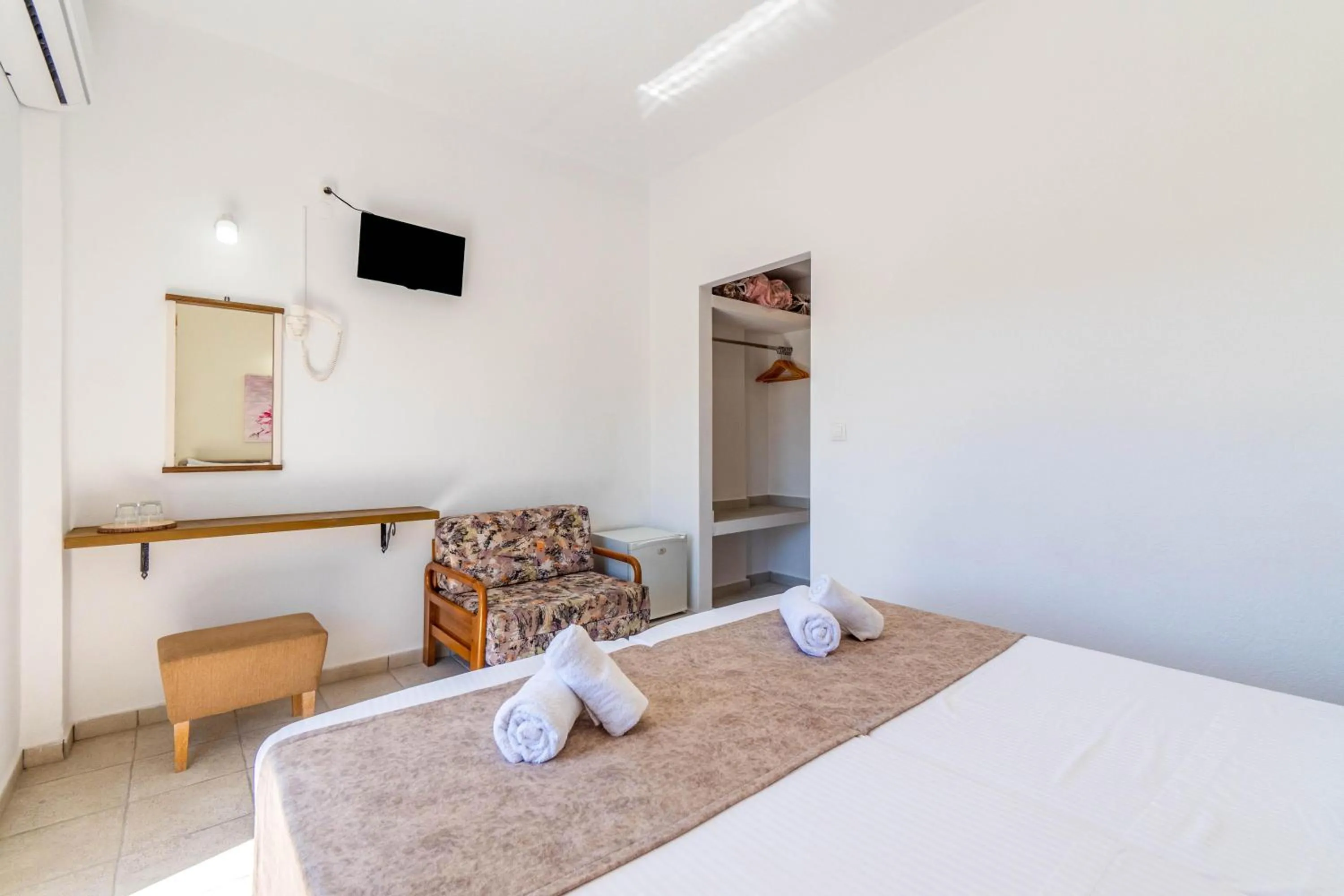 Photo of the whole room, Bed in Angela Hotel & Apartments