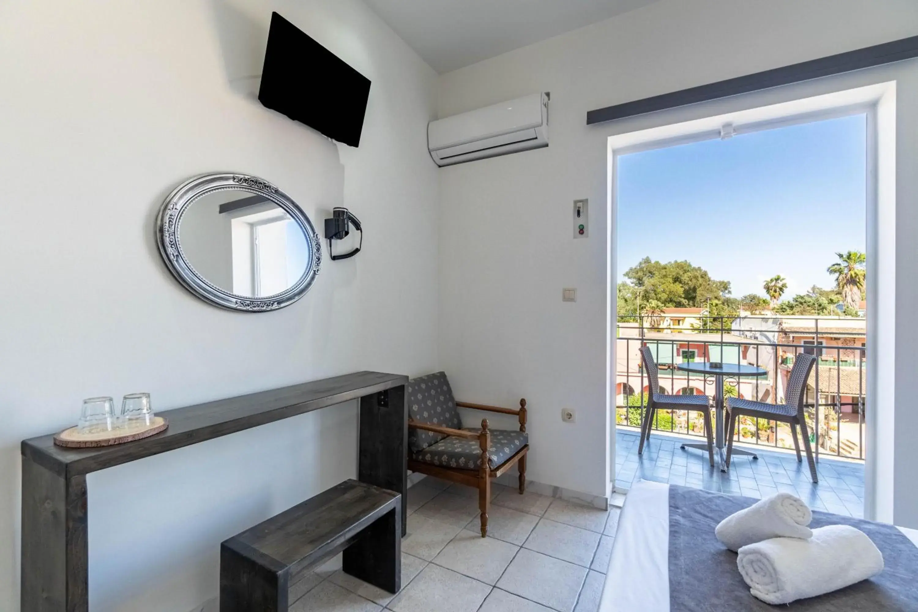 Double or Twin Room with Balcony - single occupancy in Angela Hotel & Apartments Double or Twin Room with Balcony - single occupancy in Angela Hotel & Apartments