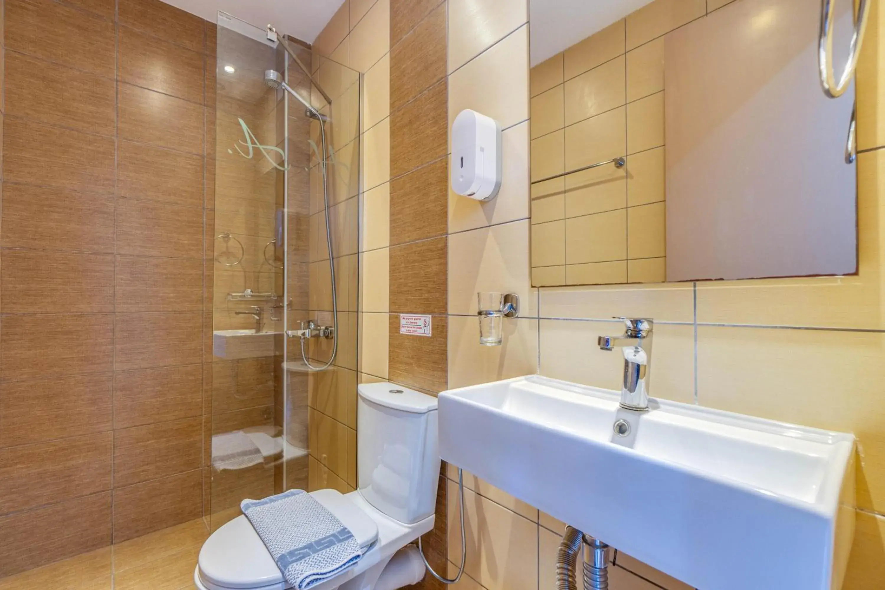 Double or Twin Room with Balcony - single occupancy in Angela Hotel & Apartments Double or Twin Room with Balcony - single occupancy in Angela Hotel & Apartments